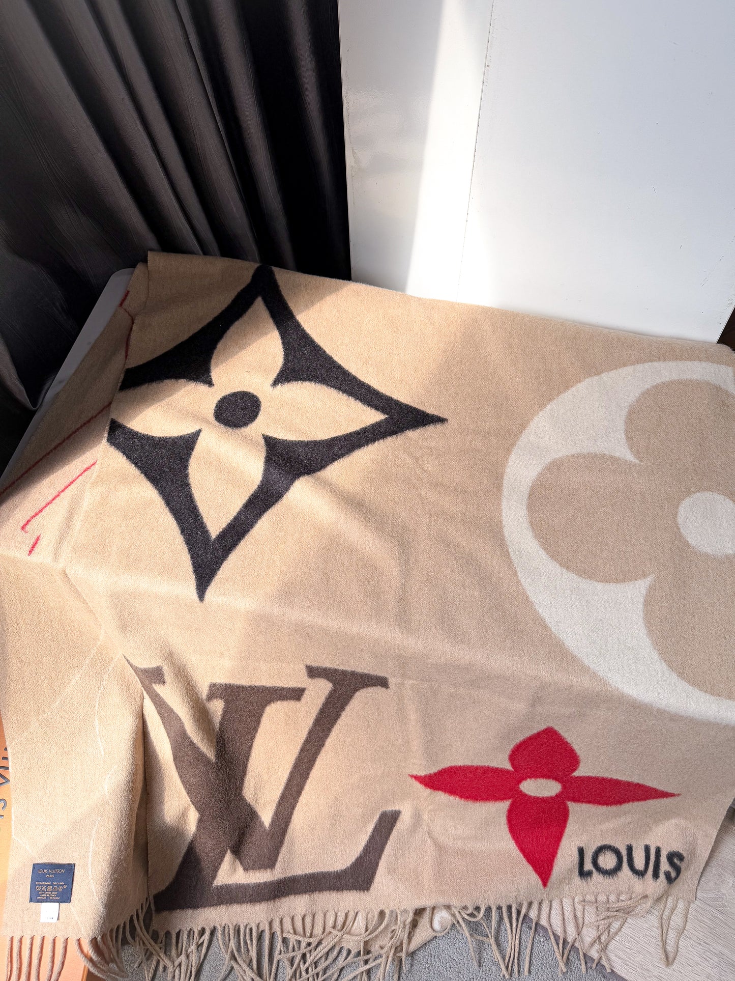 Khăn Choàng LV Cashmere