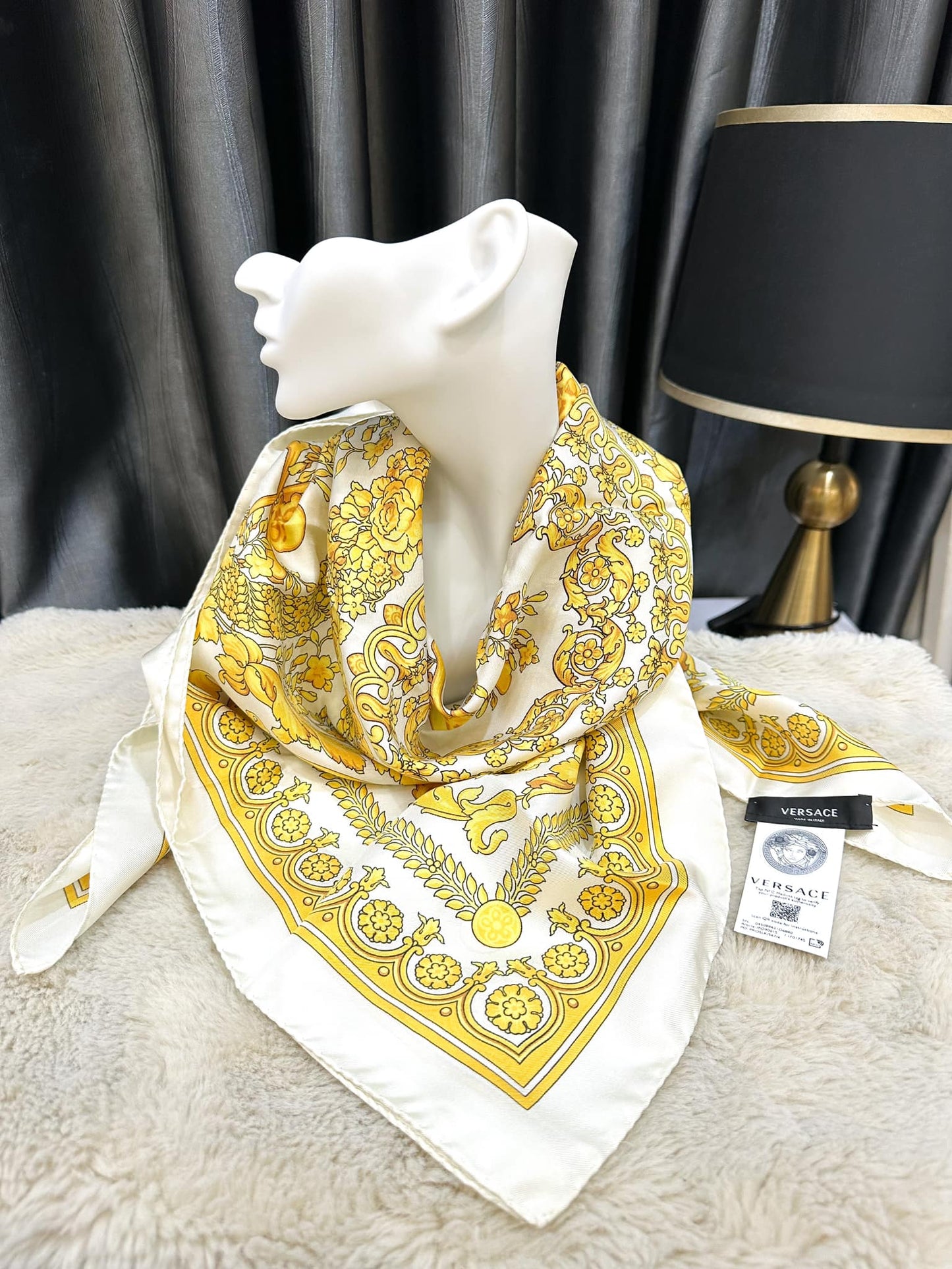 Versace Seidenschal