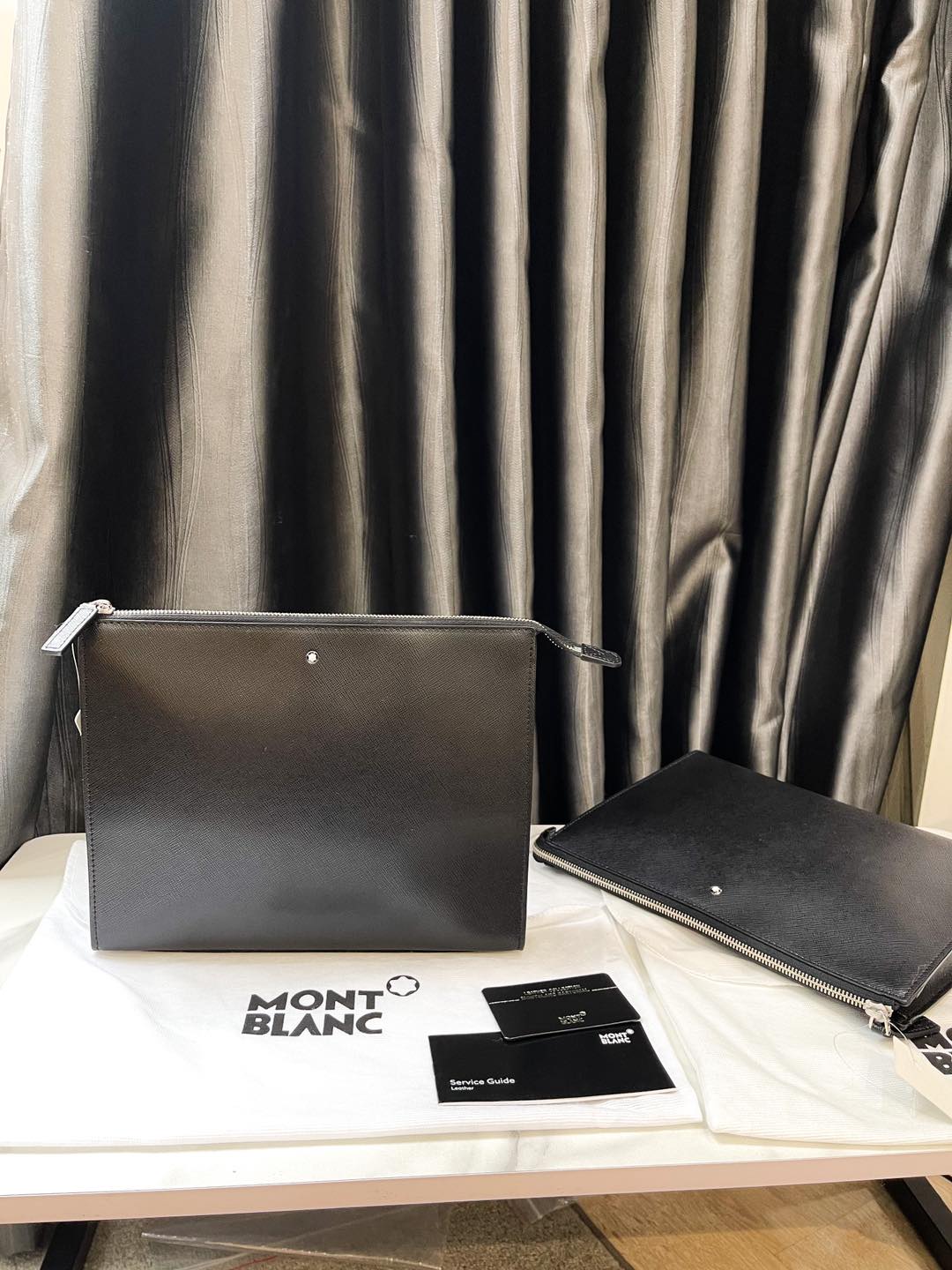 Clutch Mont Dáng Basic Đen