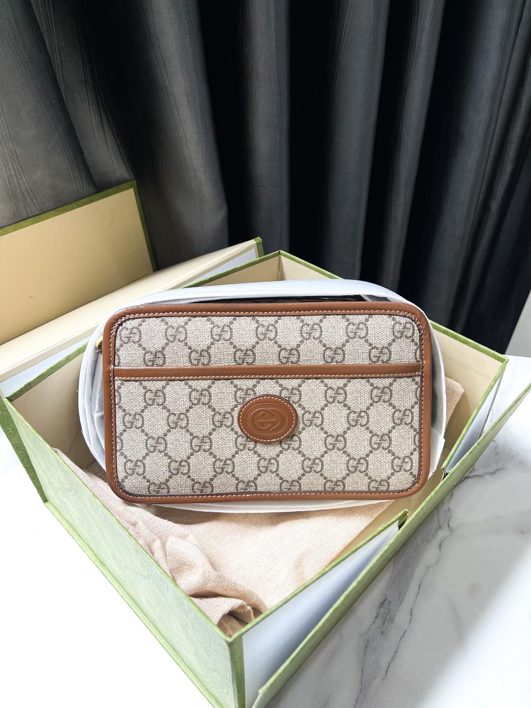 Túi Chéo Gucci Canvas Logo GG