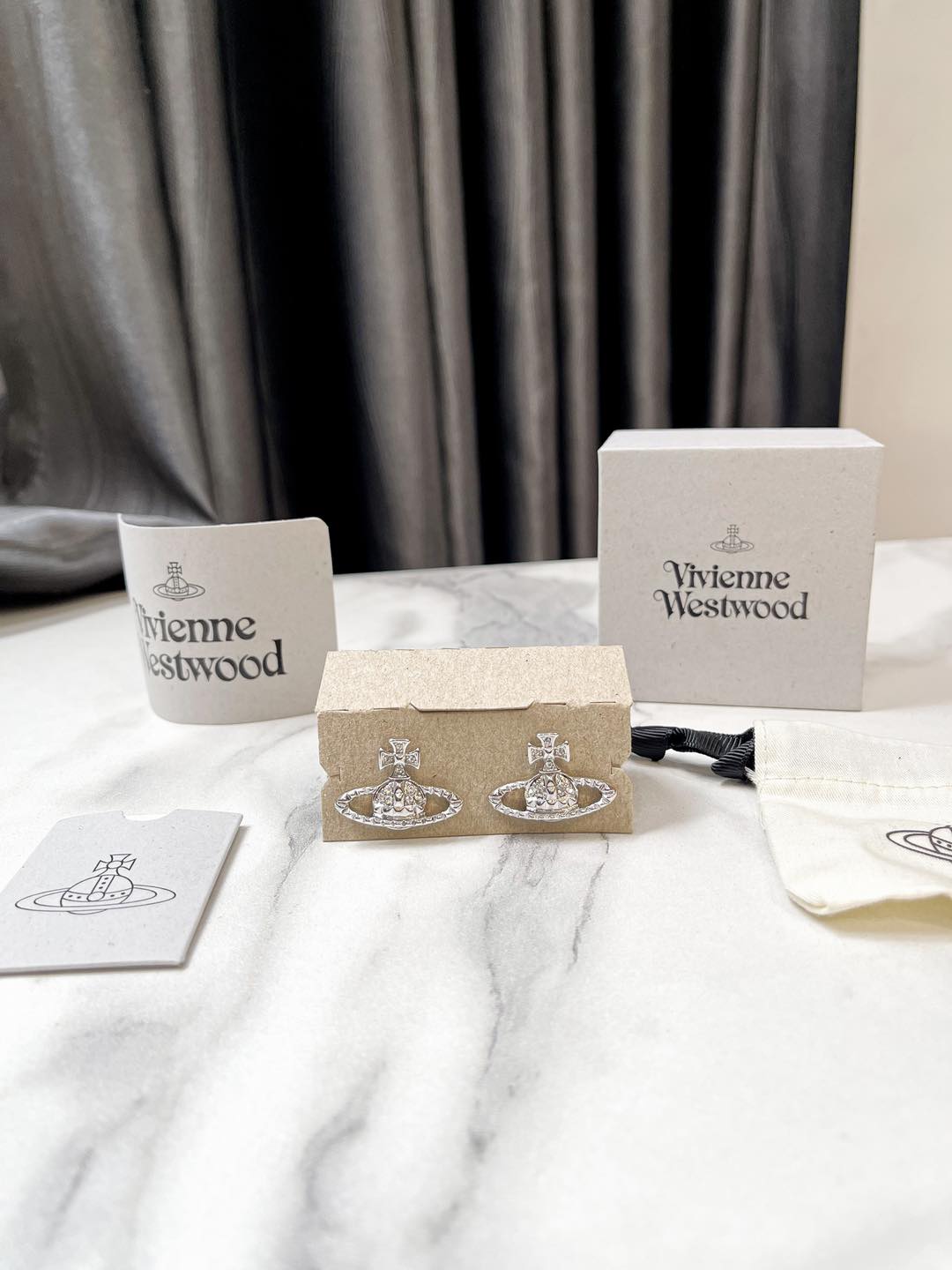 Khuyên Tai Vivienne