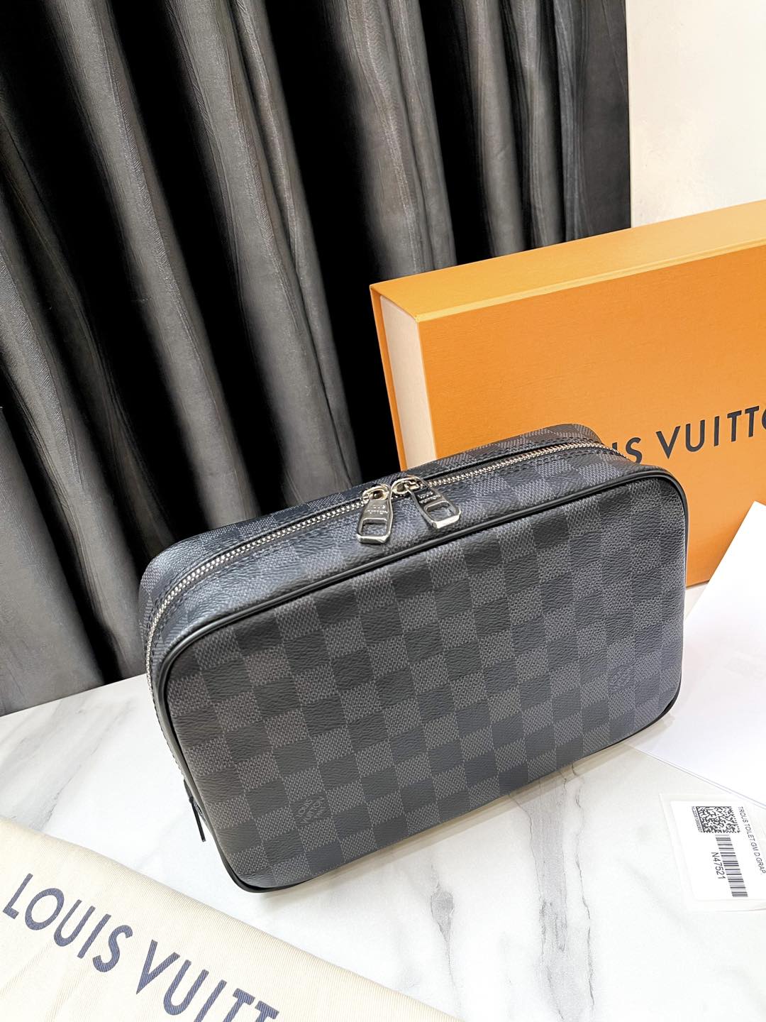 Pouch LV Nam Damier
