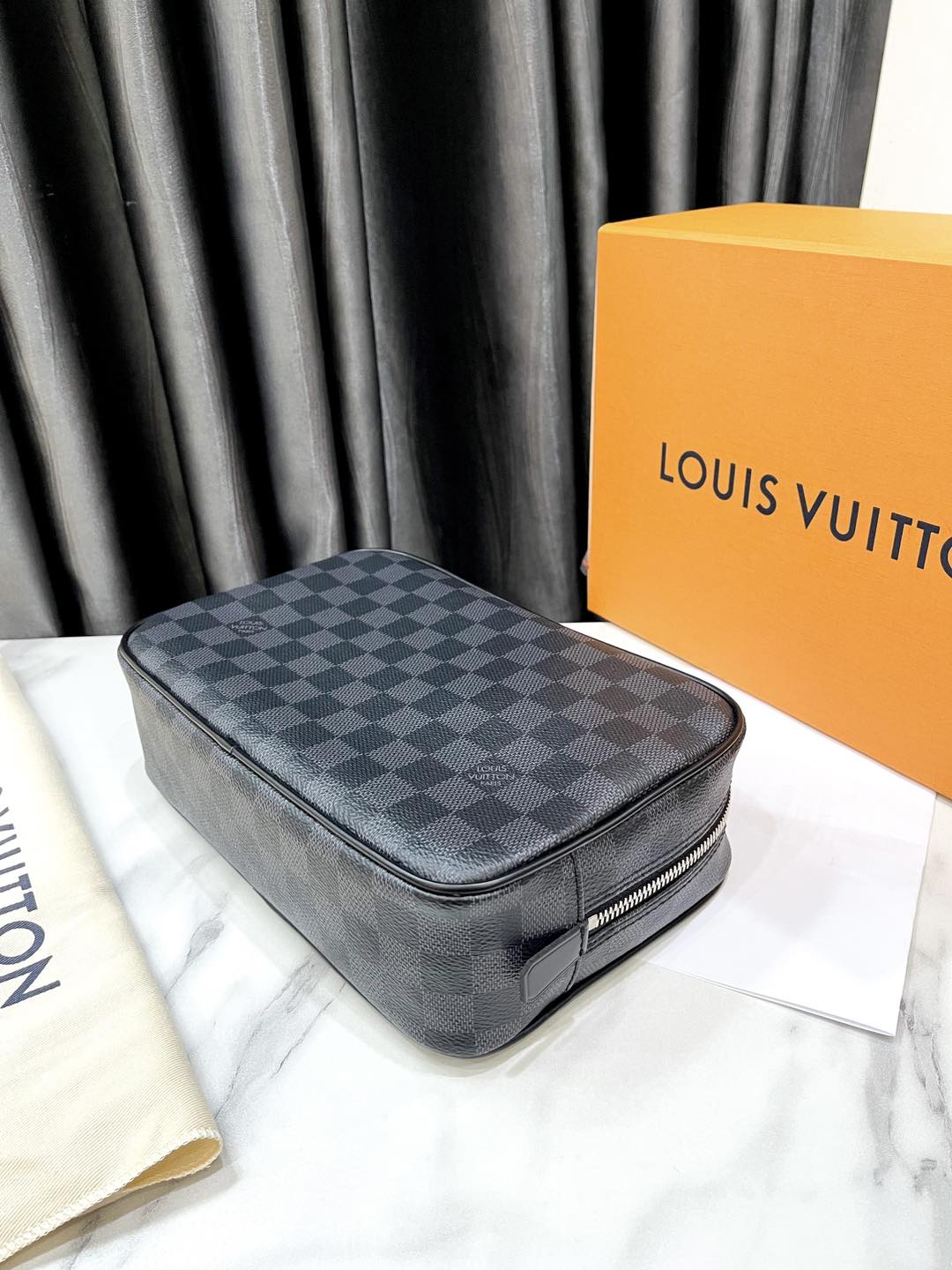 Pouch LV Nam Damier
