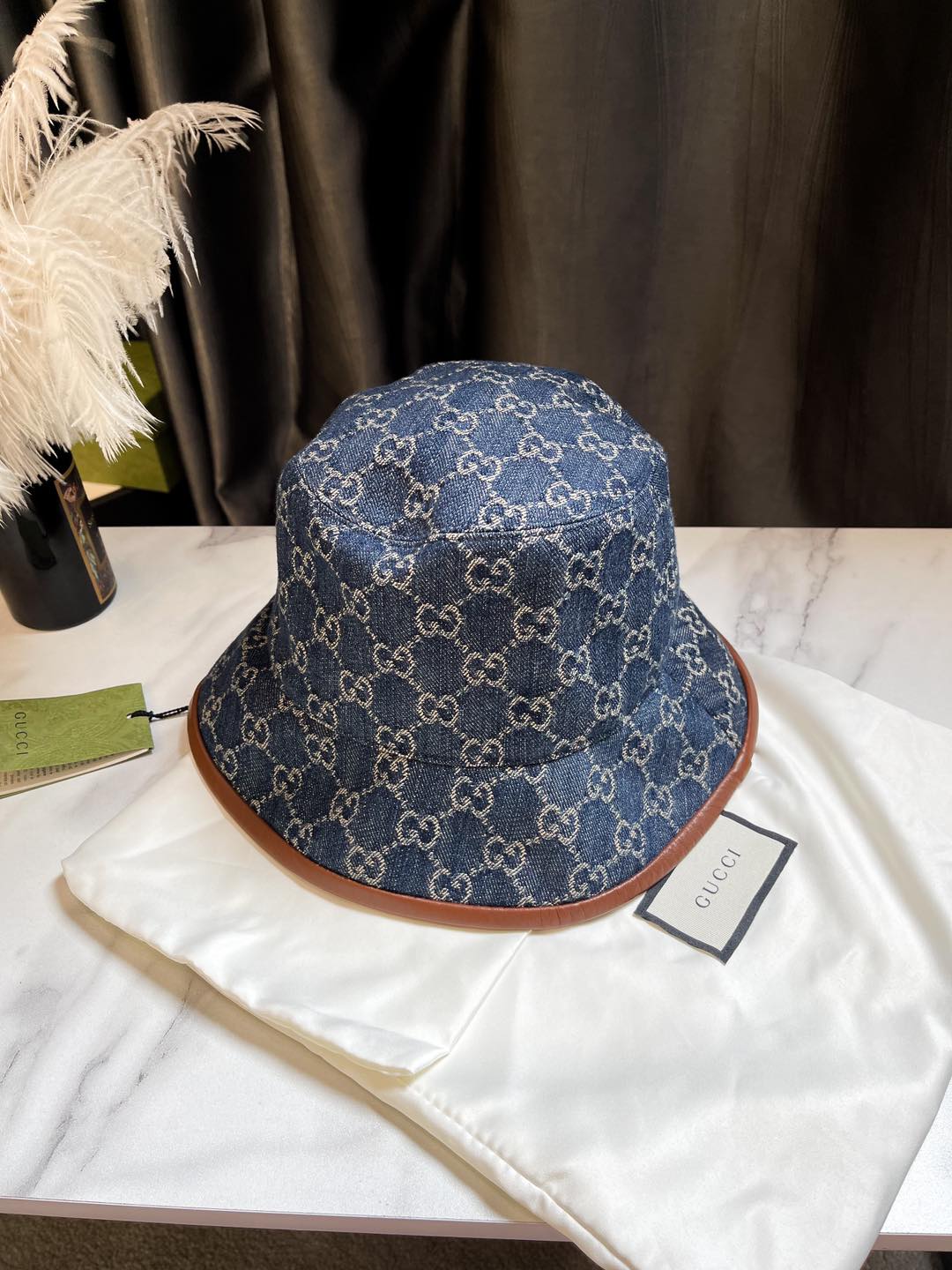 Mũ Gucci GG Denim Bucket ‘Black Ivory’