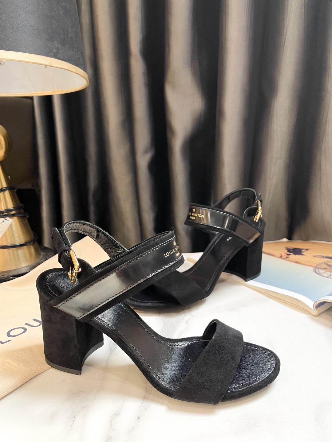 Sandal LV da lộn