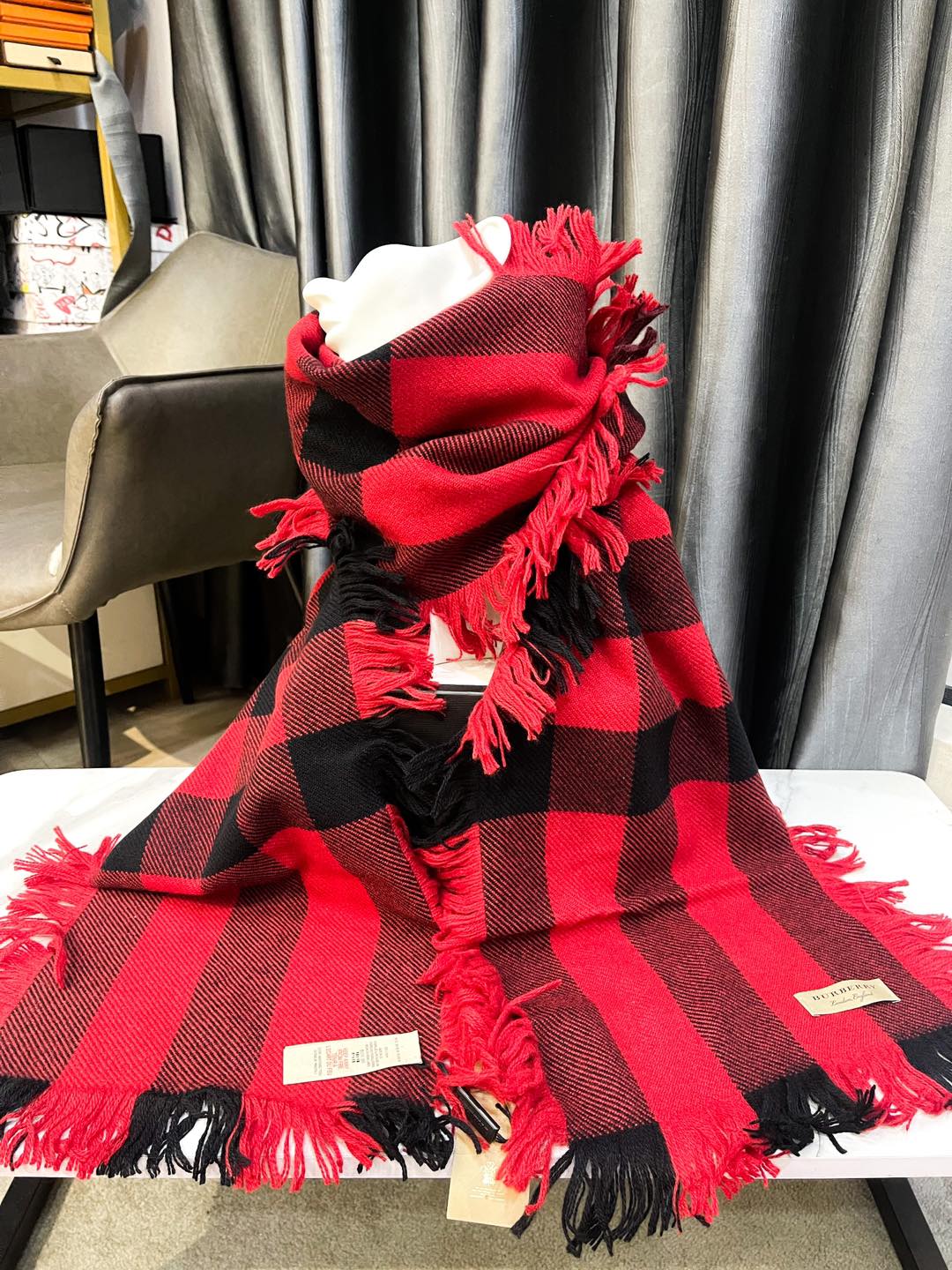 Khăn Len BBR Đen Trắng