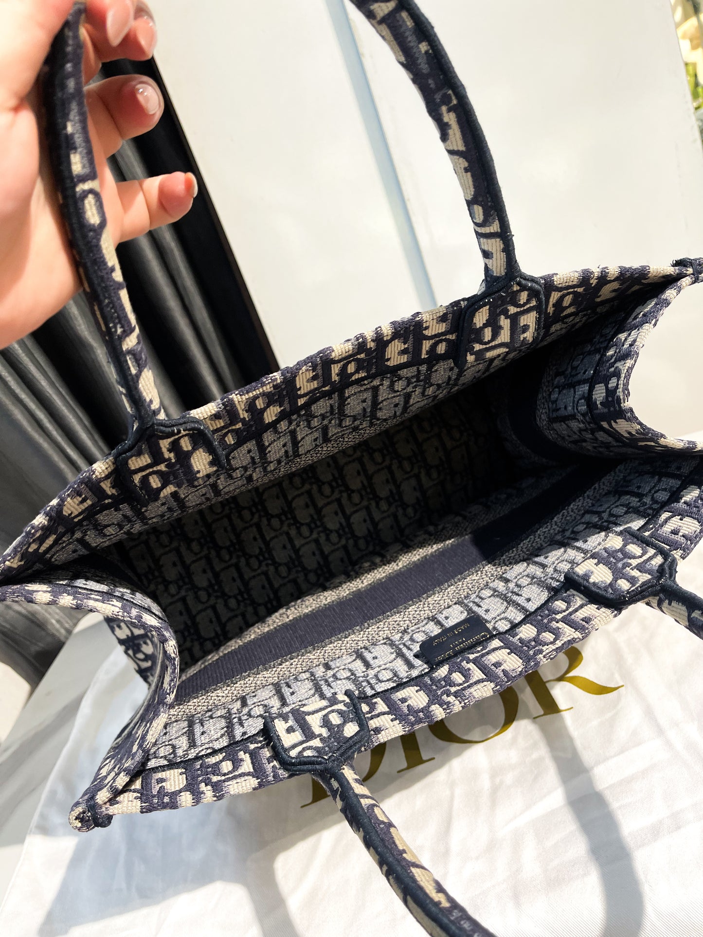 Dior Book Tote Size M