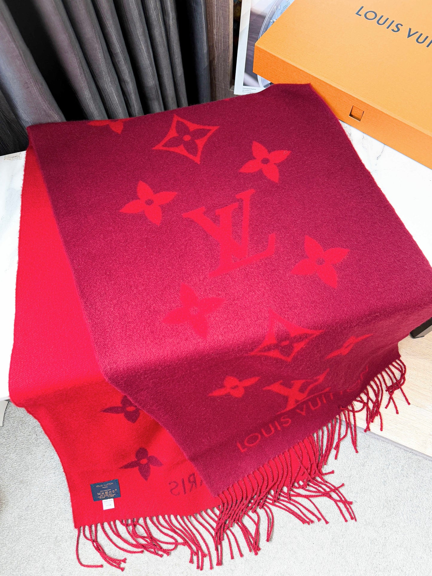 Khăn LV Cashmere Đỏ 15/6
