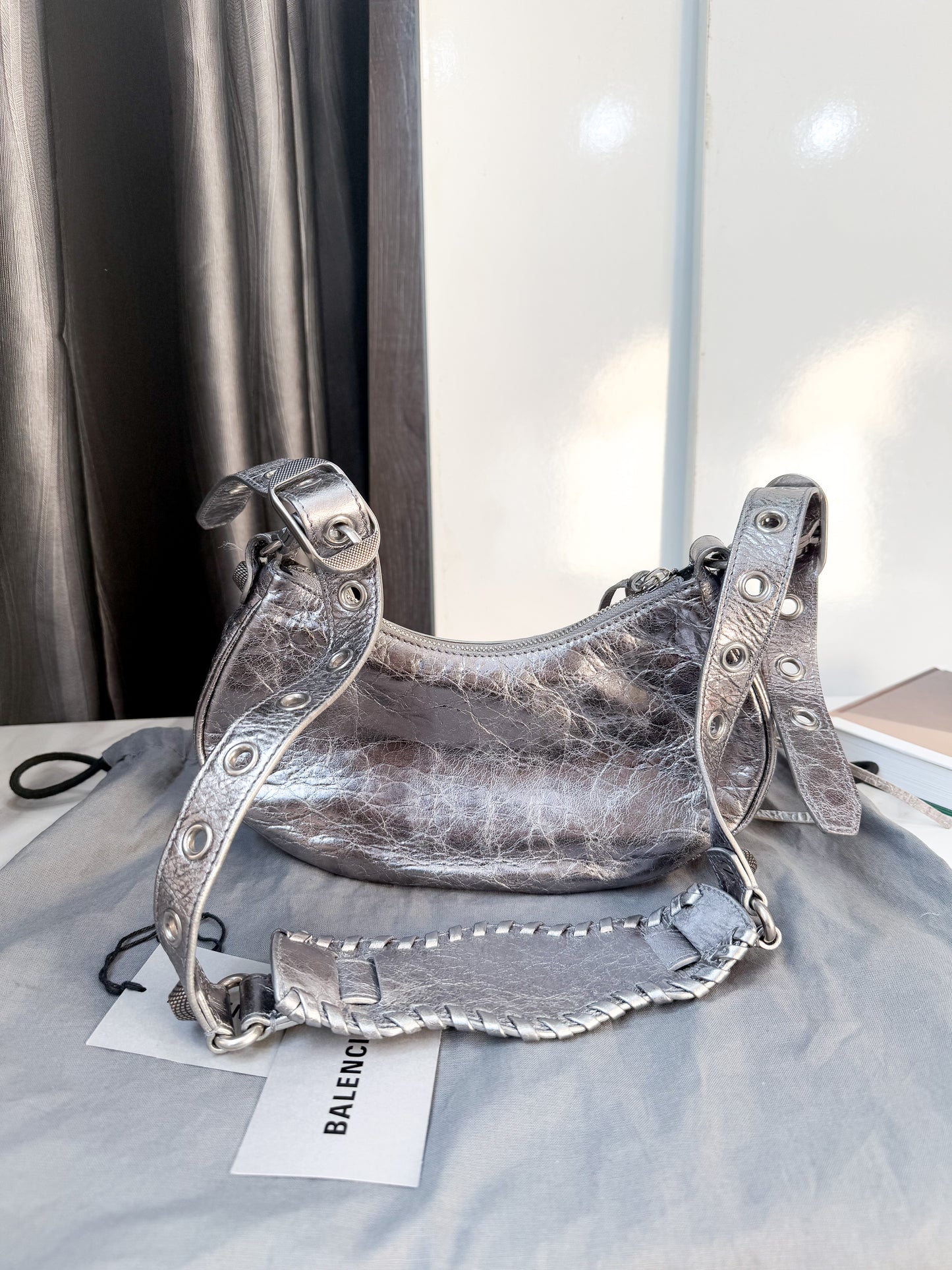 Balenciaga Bạc