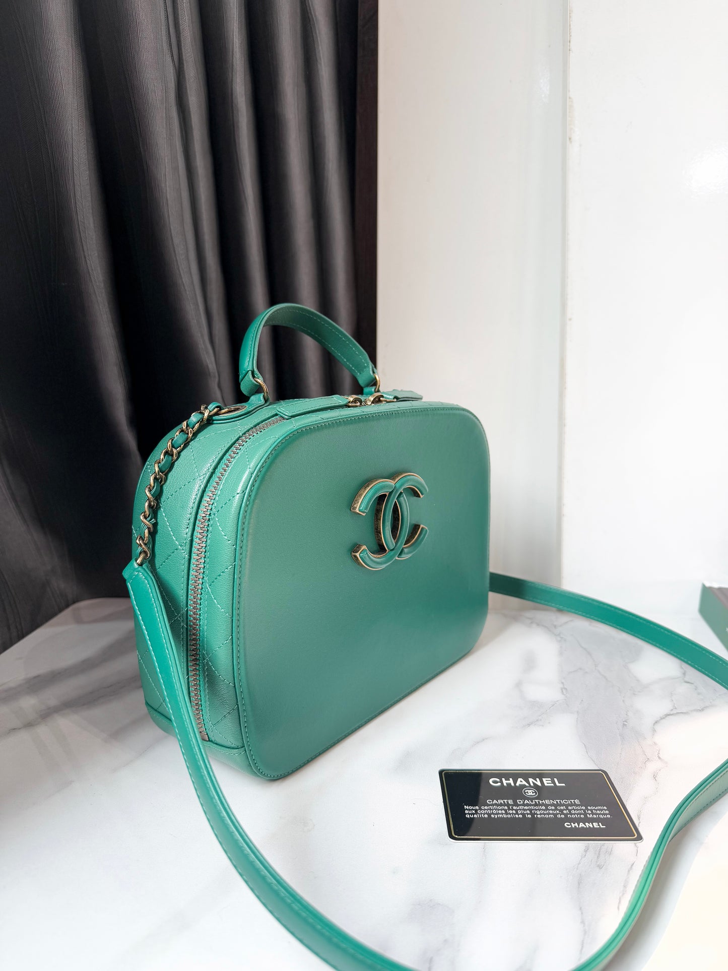 Chanel Vanity Xanh