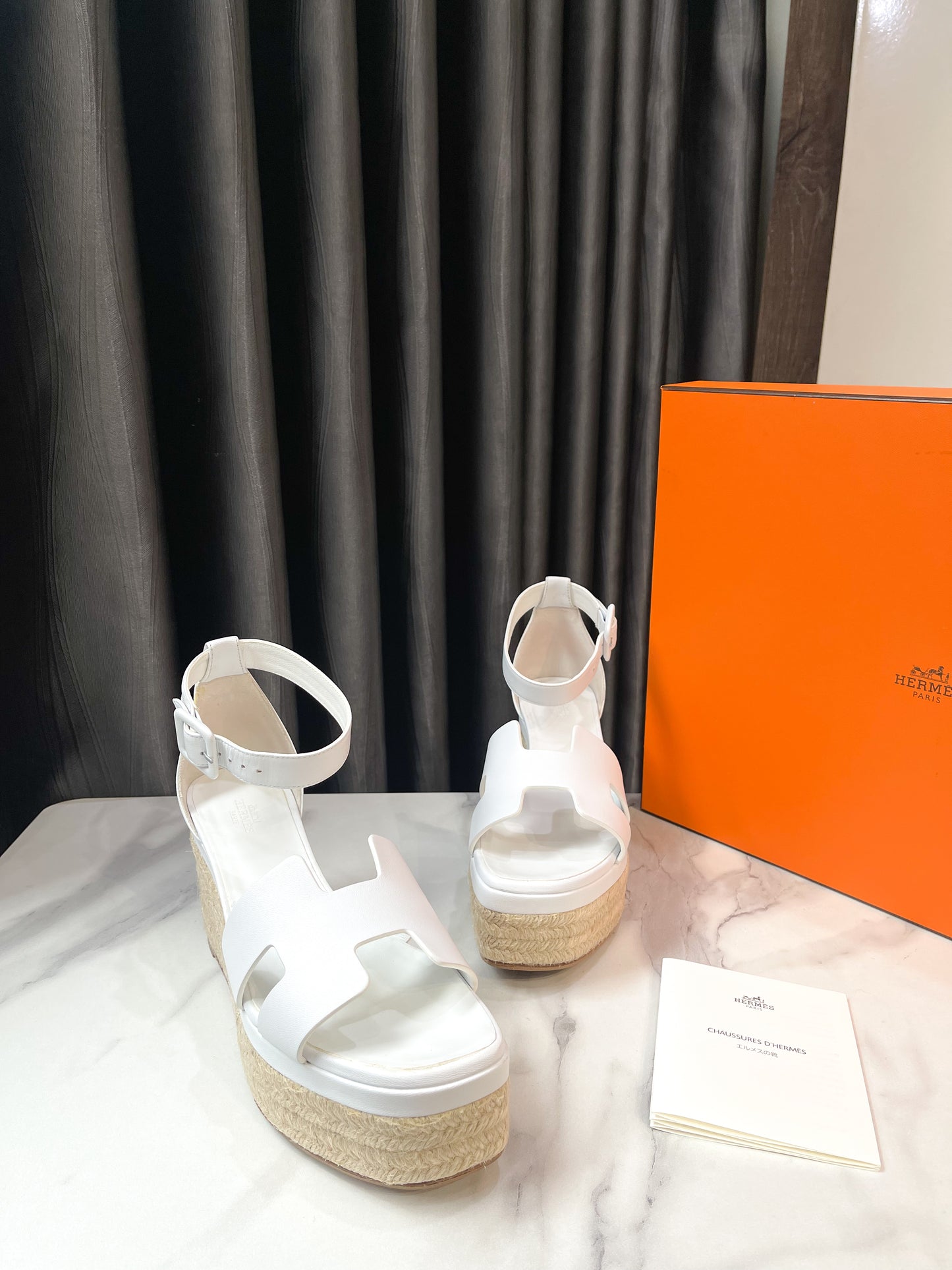 Sandal Hermes Trắng Size 38