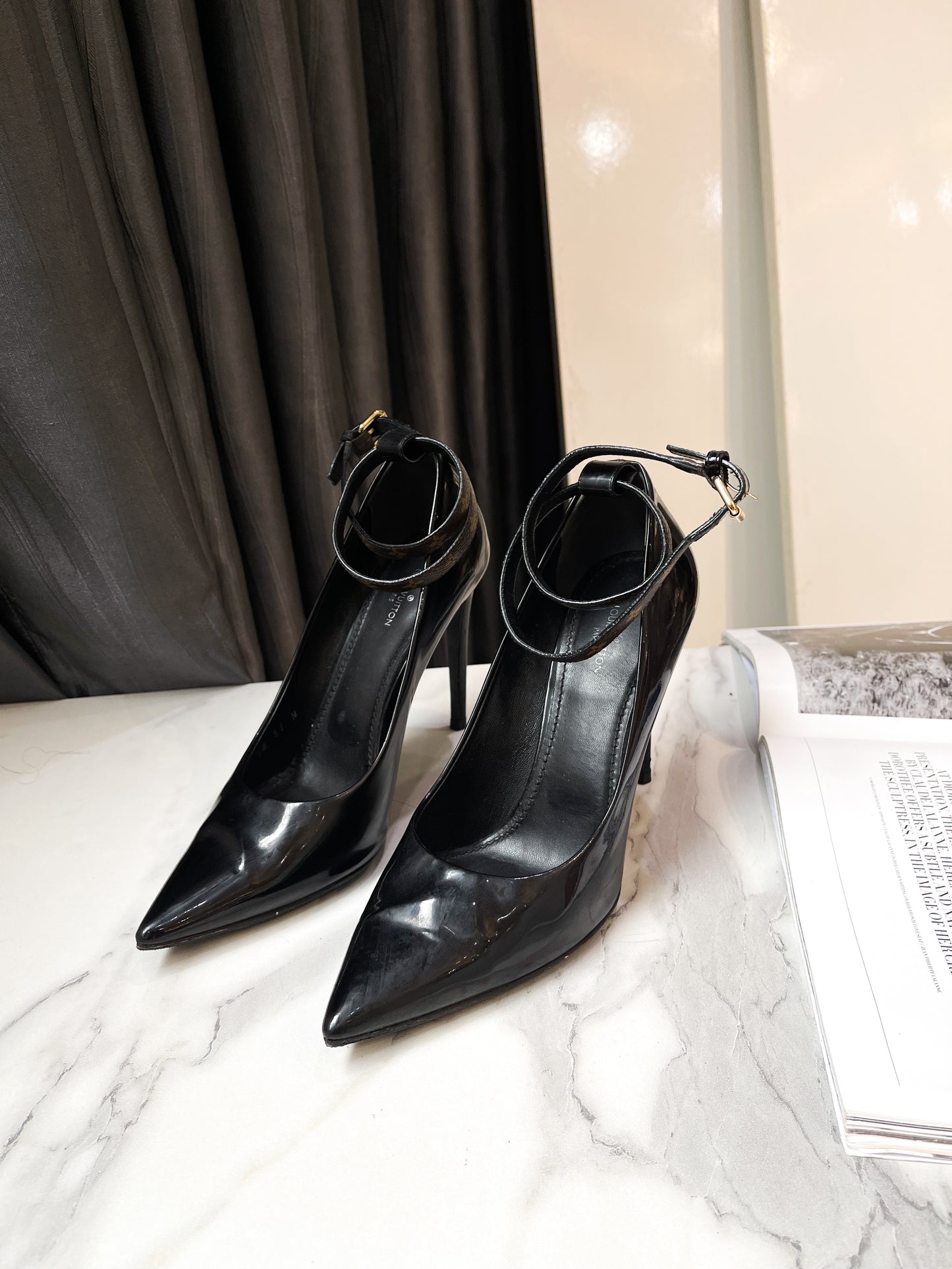 Giày Cao Gót LV Size 37 Quai Mono