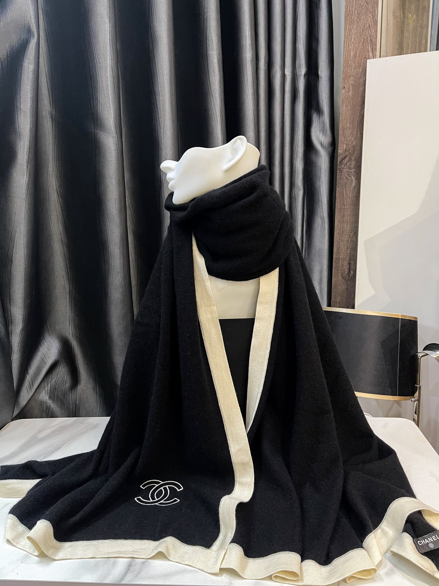 Khăn Chanel