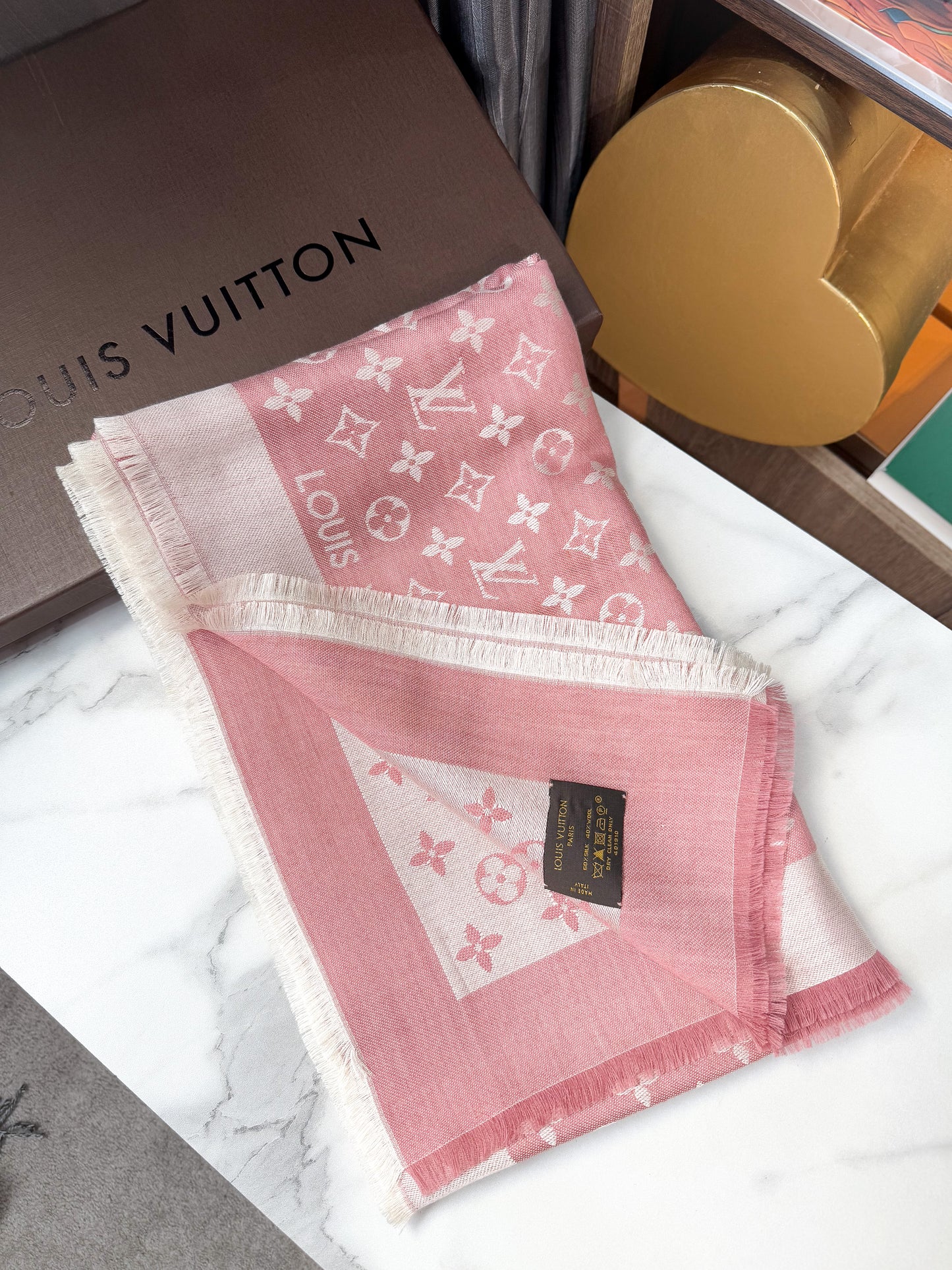 Khăn LV Denim Hồng