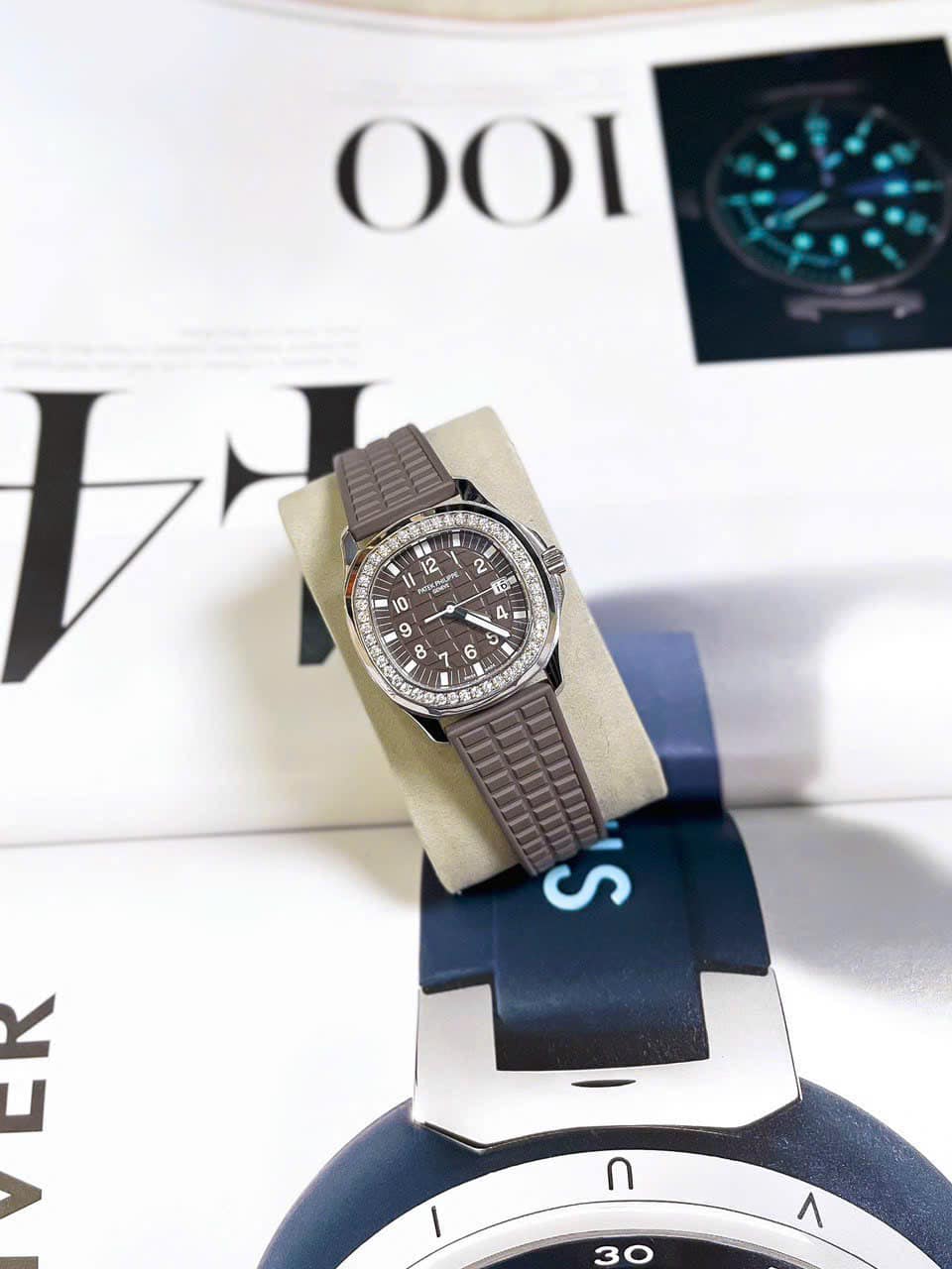 A Đồng Hồ Patek Philippe 5067A Brown