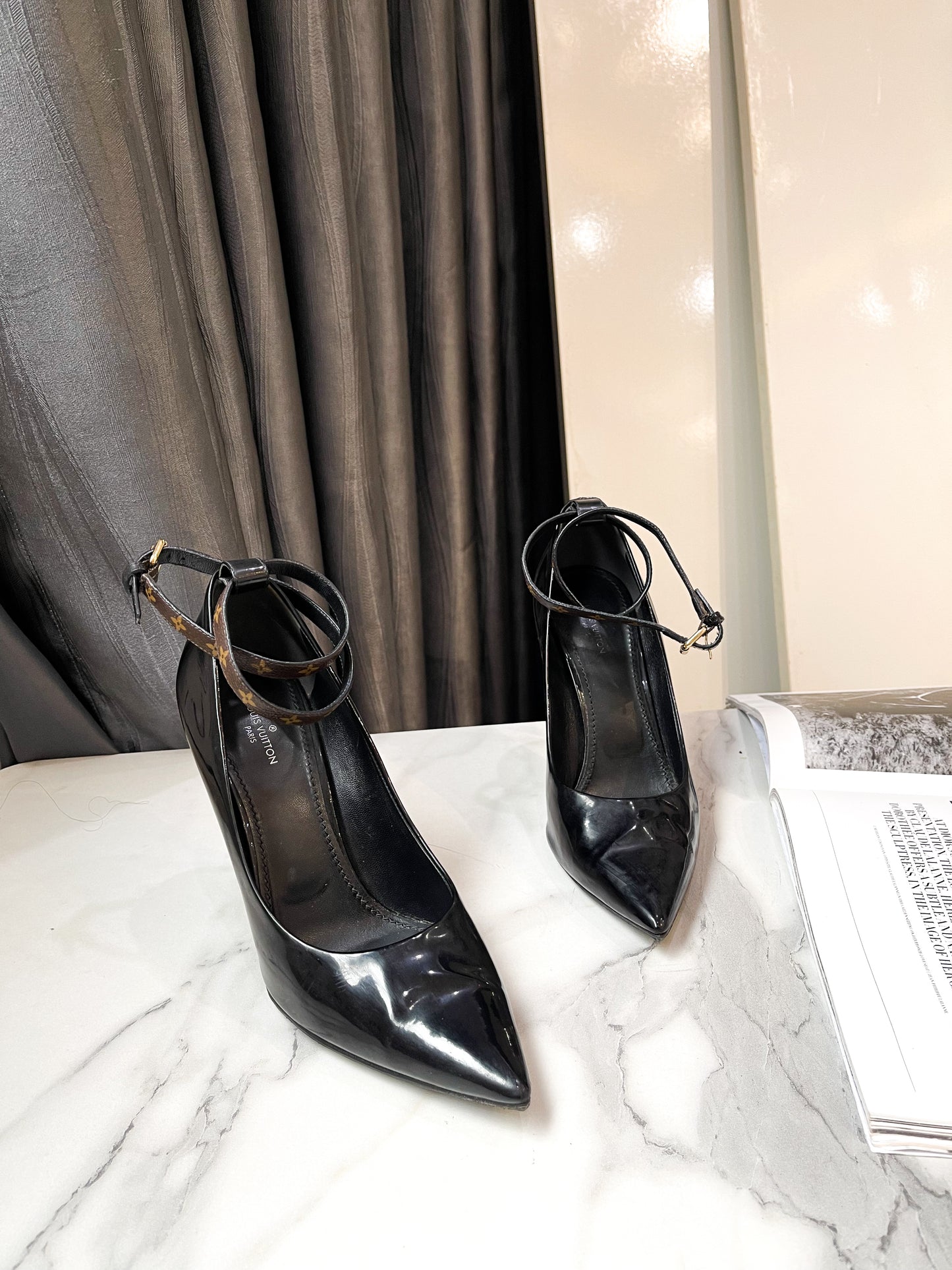Giày Cao Gót LV Size 37 Quai Mono