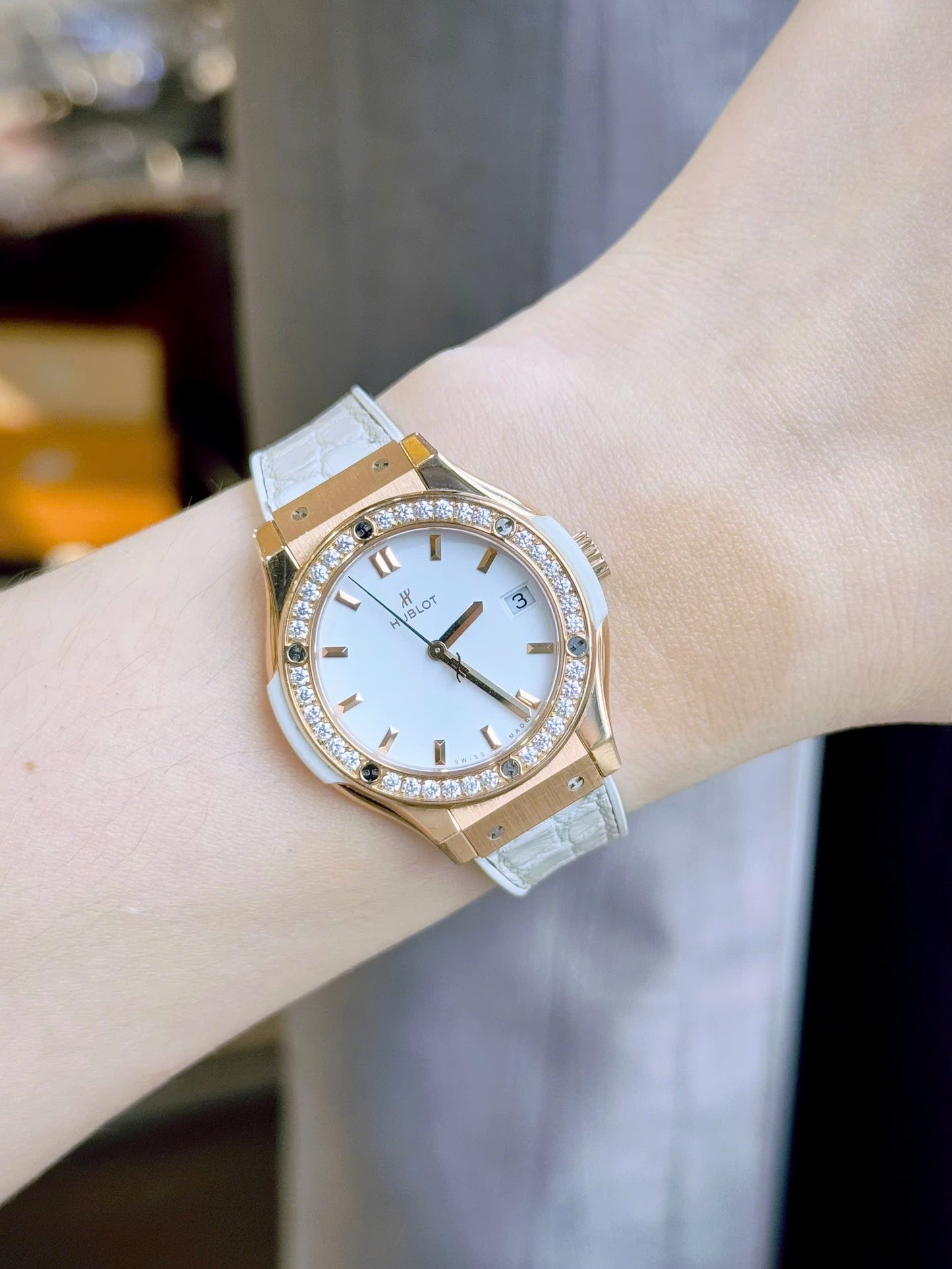 Đồng Hồ Hublot Classic Fusion King Gold White 33mm
