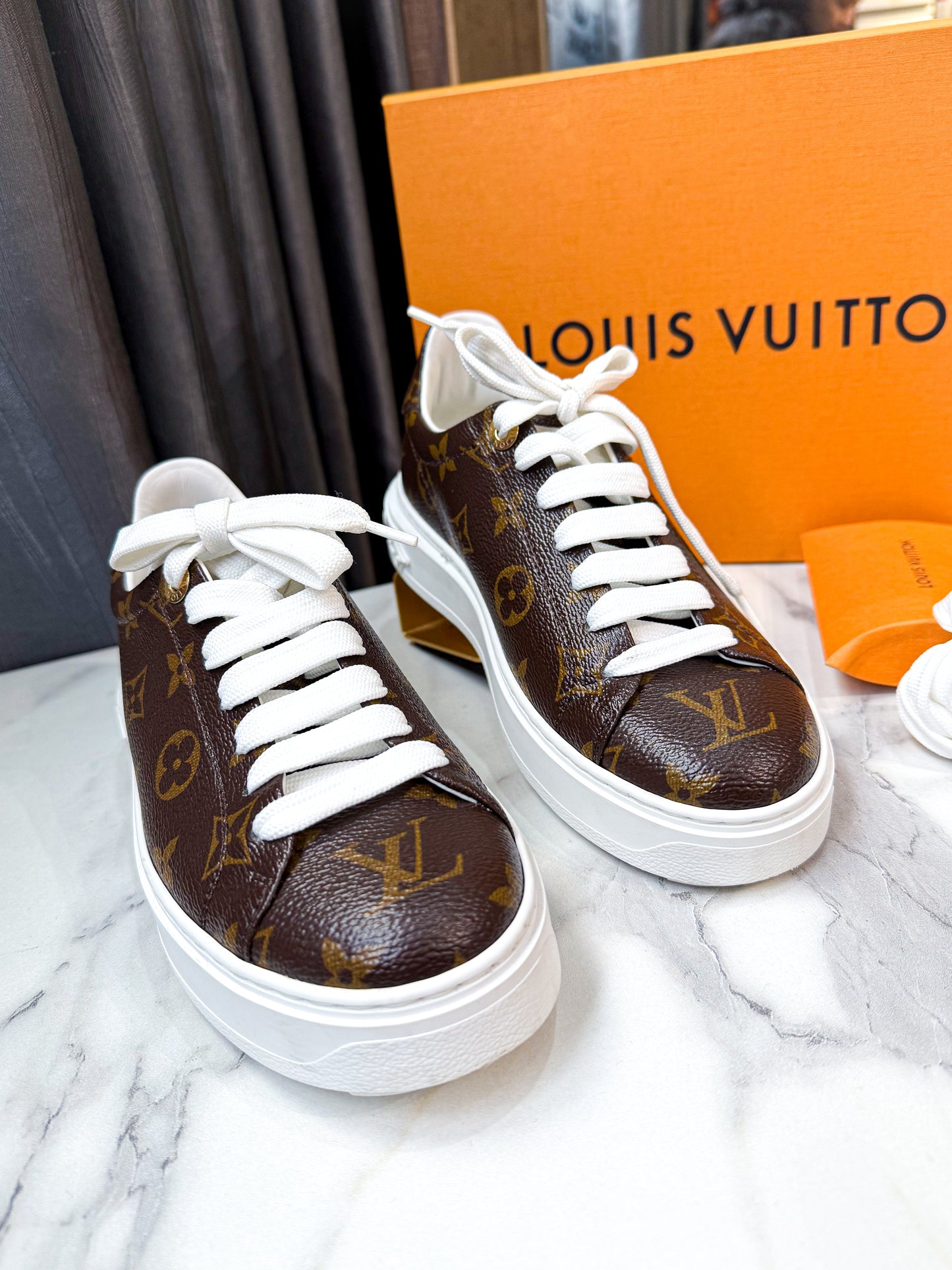 Giày LV Mono Size 35