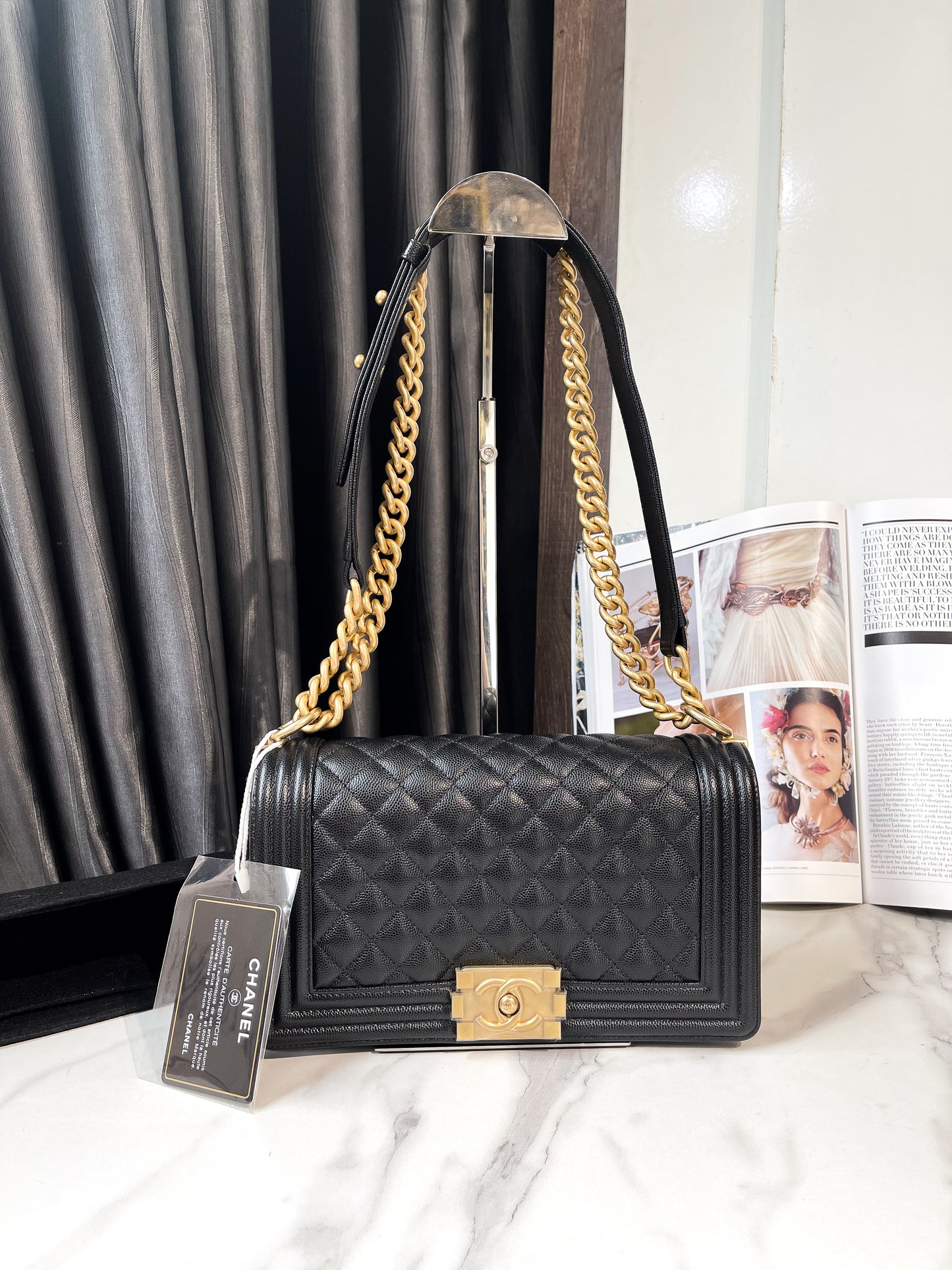 Chanel Boy Caviar Size M