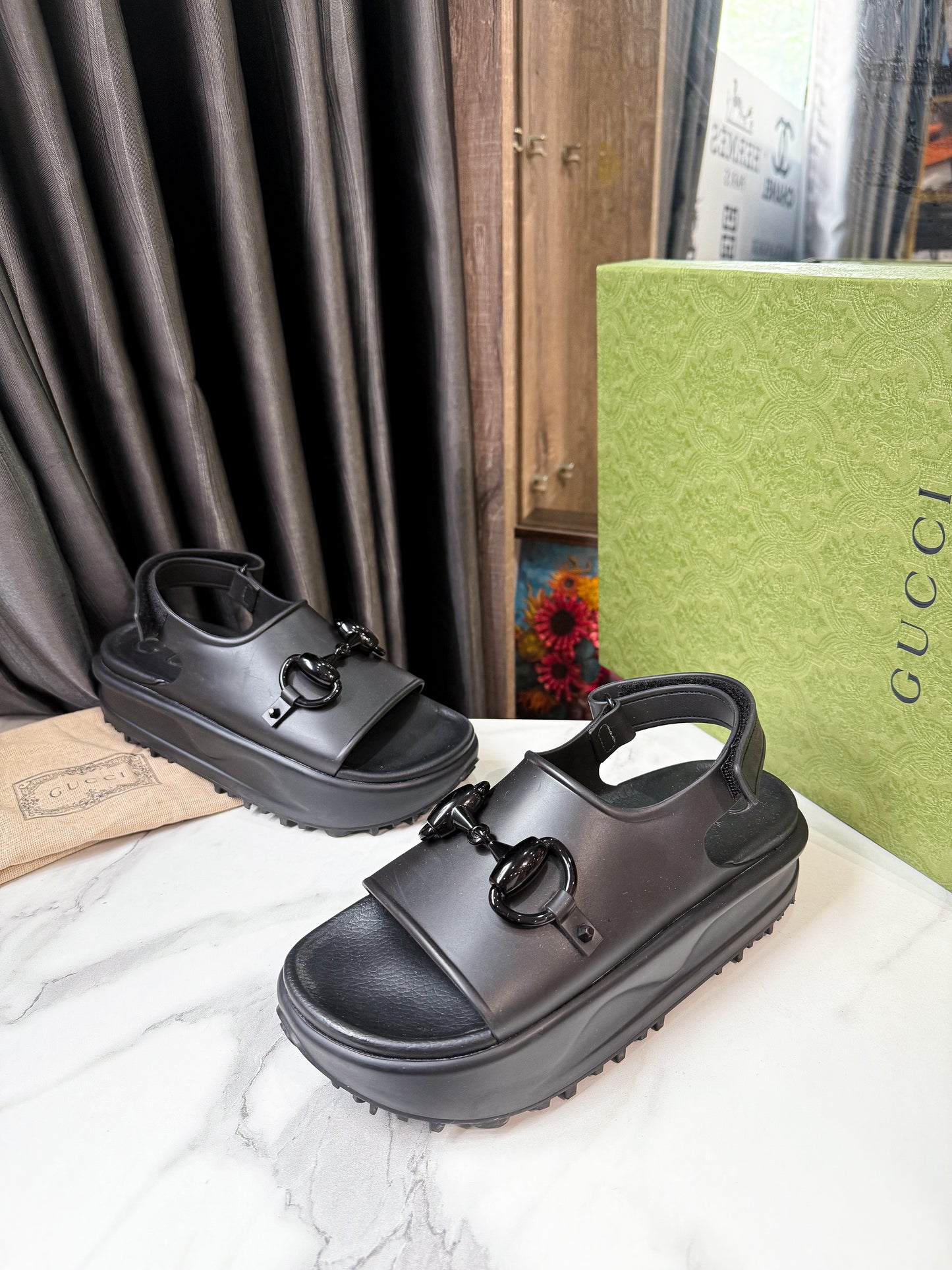 Sandal Gucci Used 38
