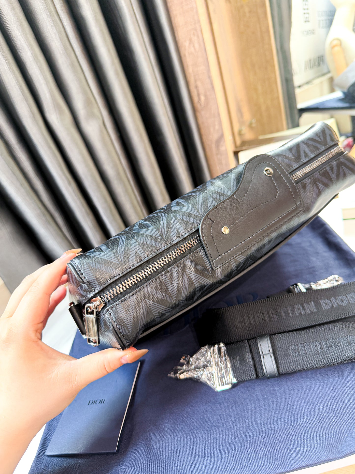A Túi Chéo Dior Dáng Hộp