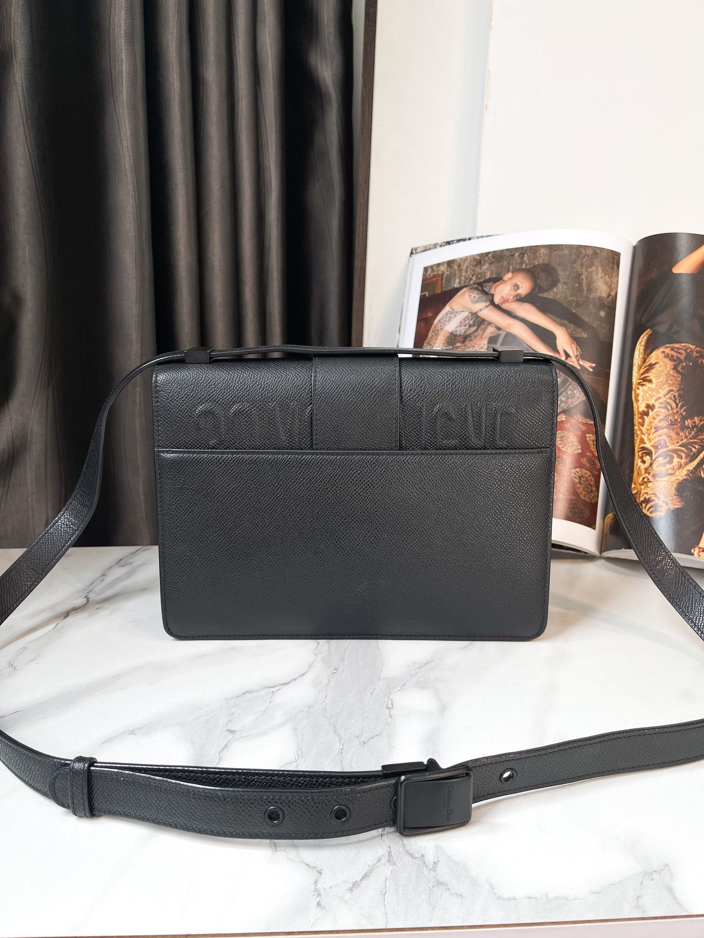 Dior Montaigne Đen