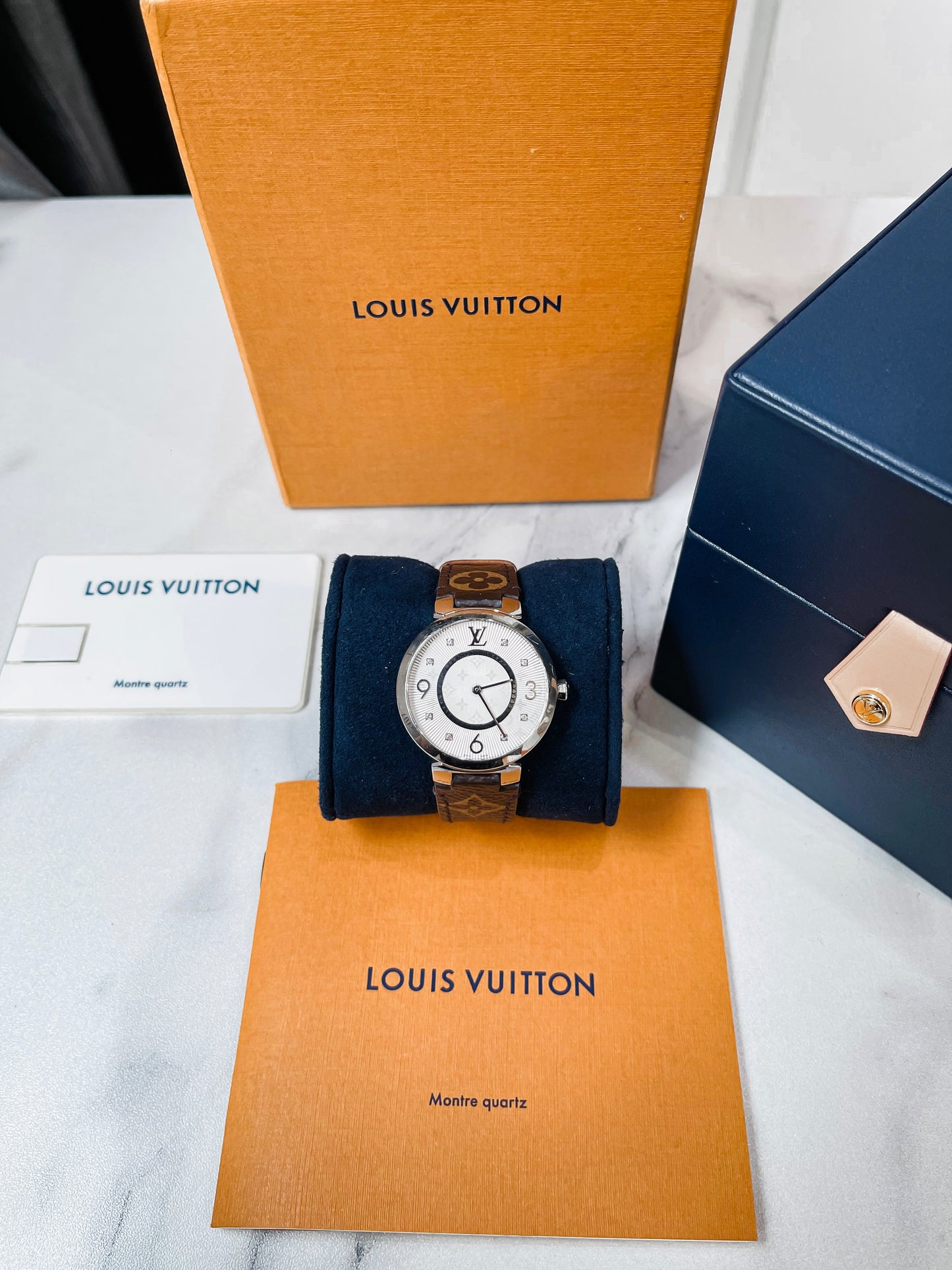 Đồng Hồ LV