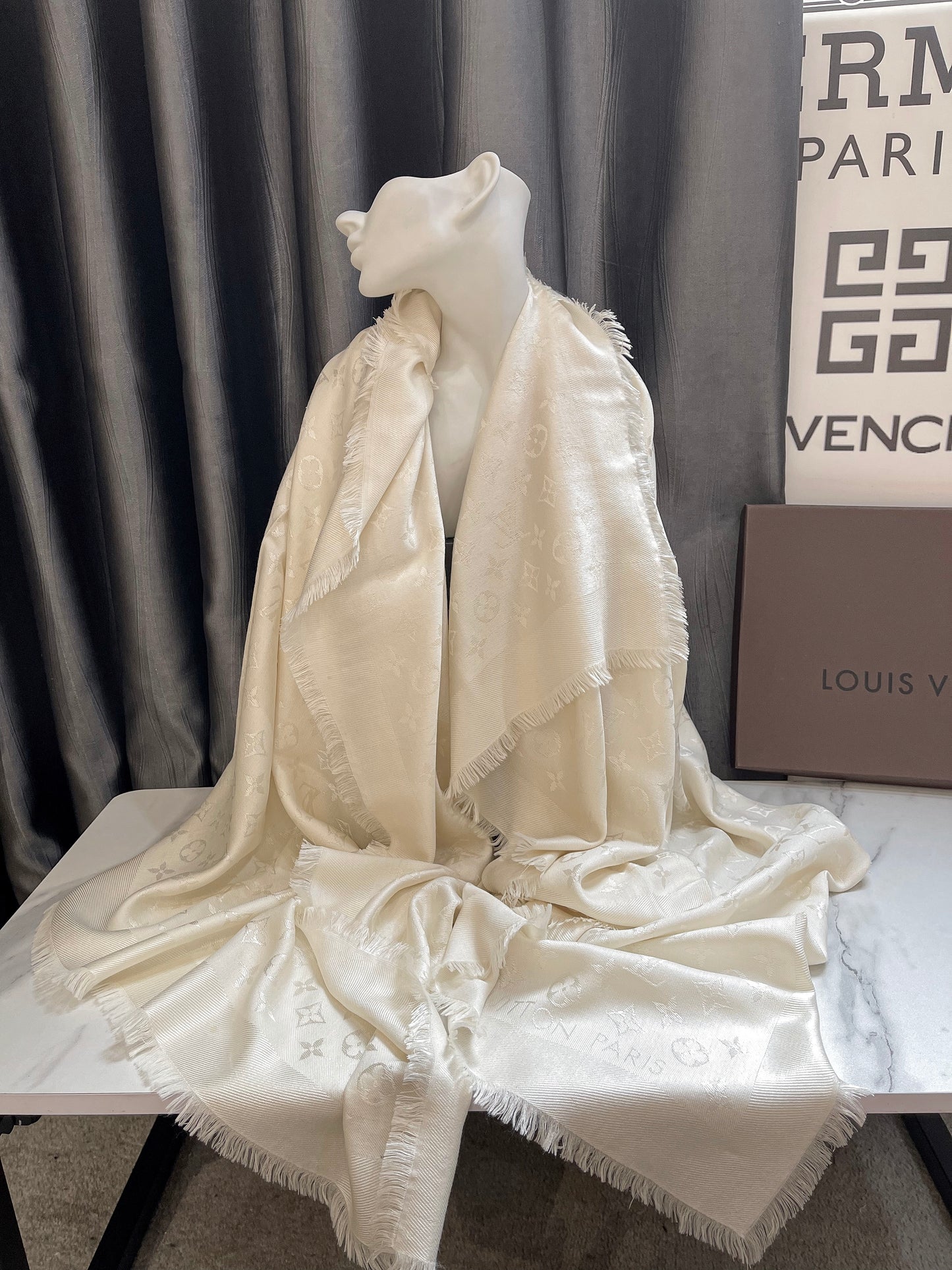 Khăn LV Khổ 140x140
