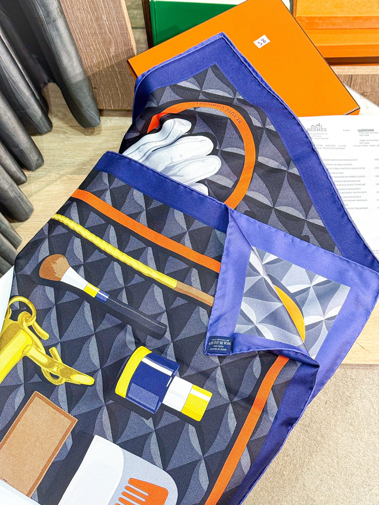 Khăn Lụa Hermes New Khổ 90x90 HN38 4/11