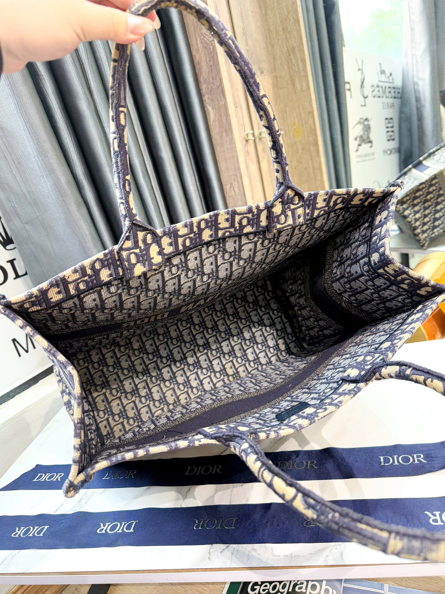 Dior Book Tote Size L