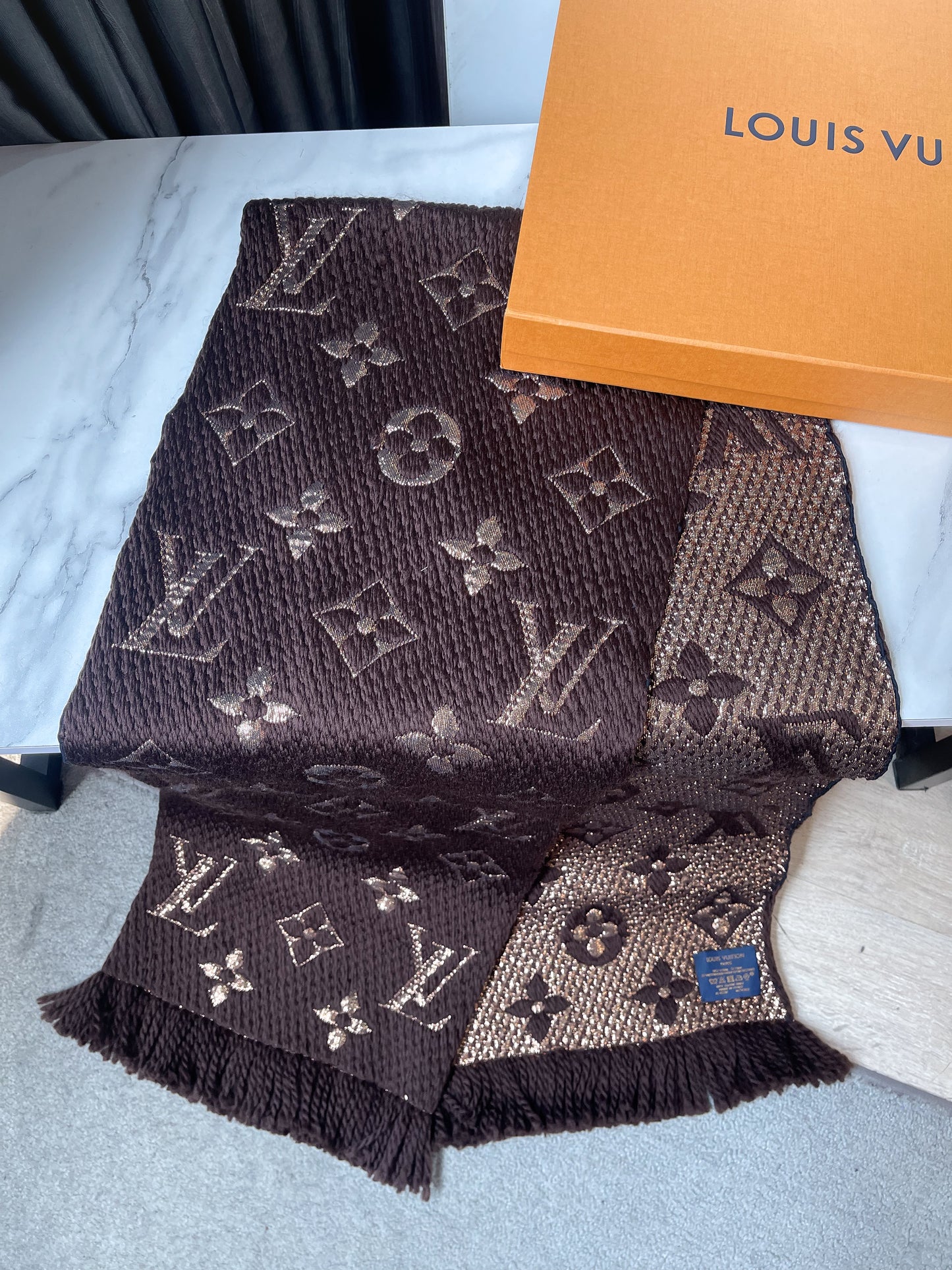 Khăn LV Len Ánh Kim Nâu