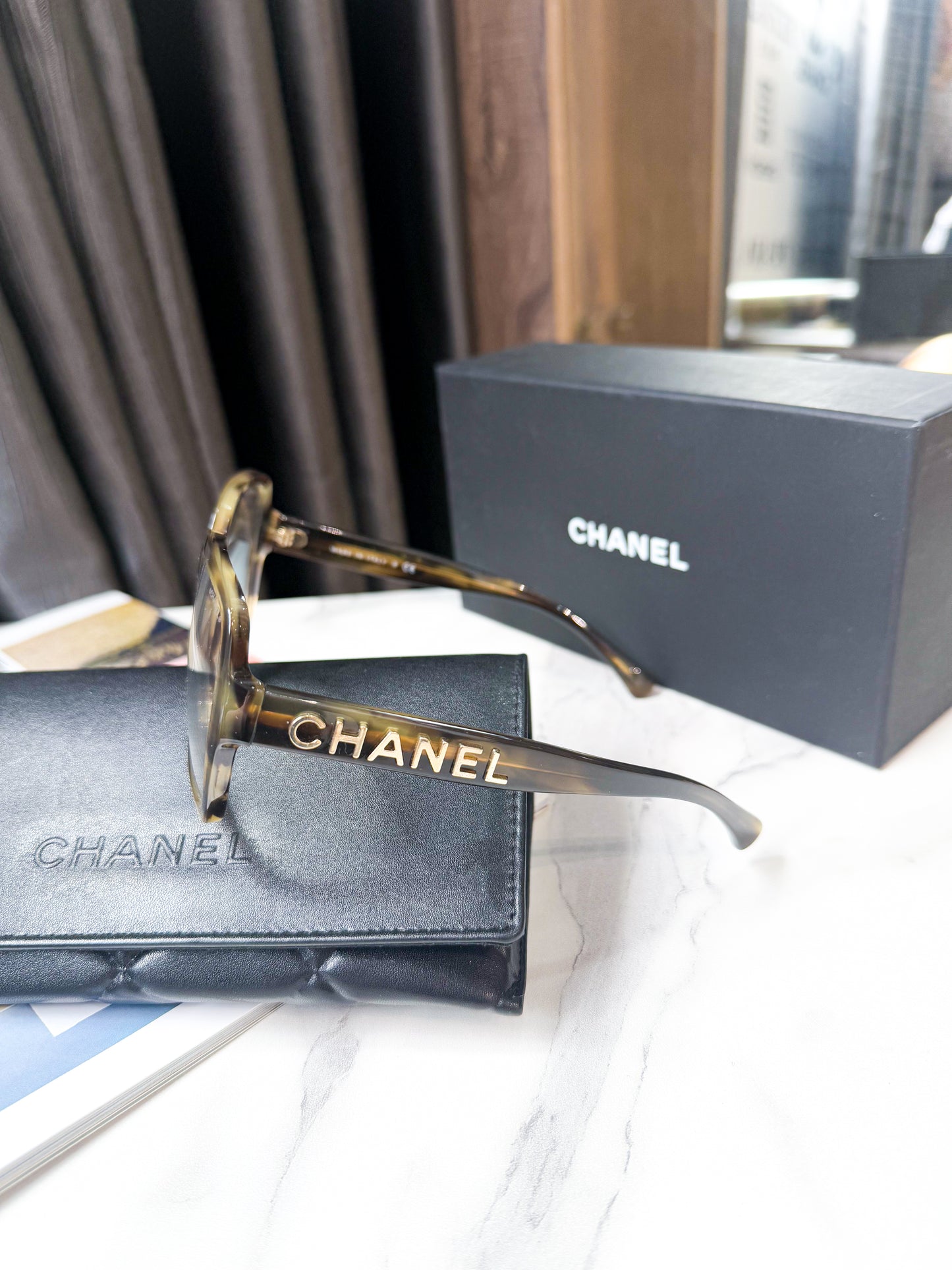 Kính Chanel