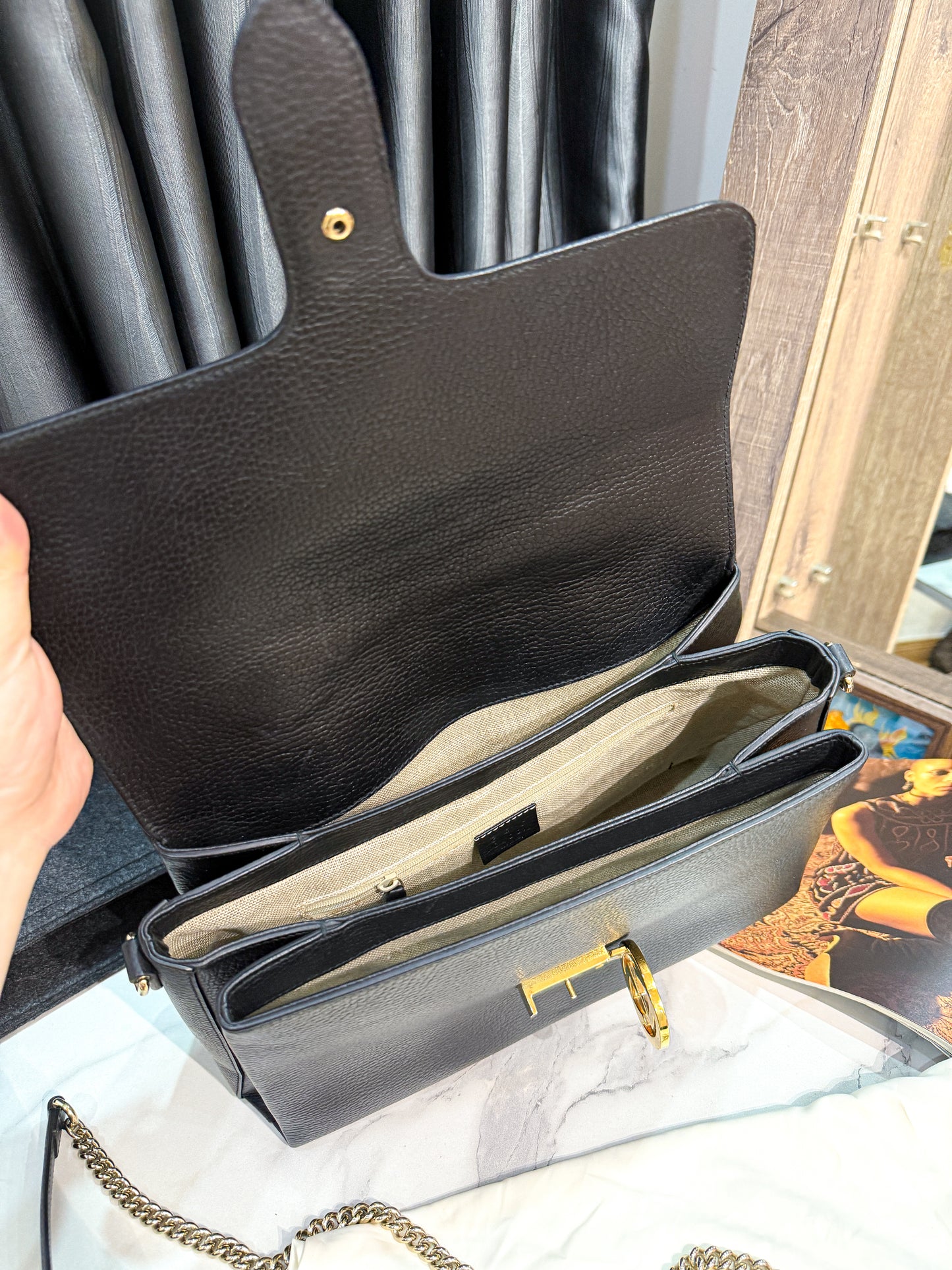 A Gucci Interlocking Đen Size 34