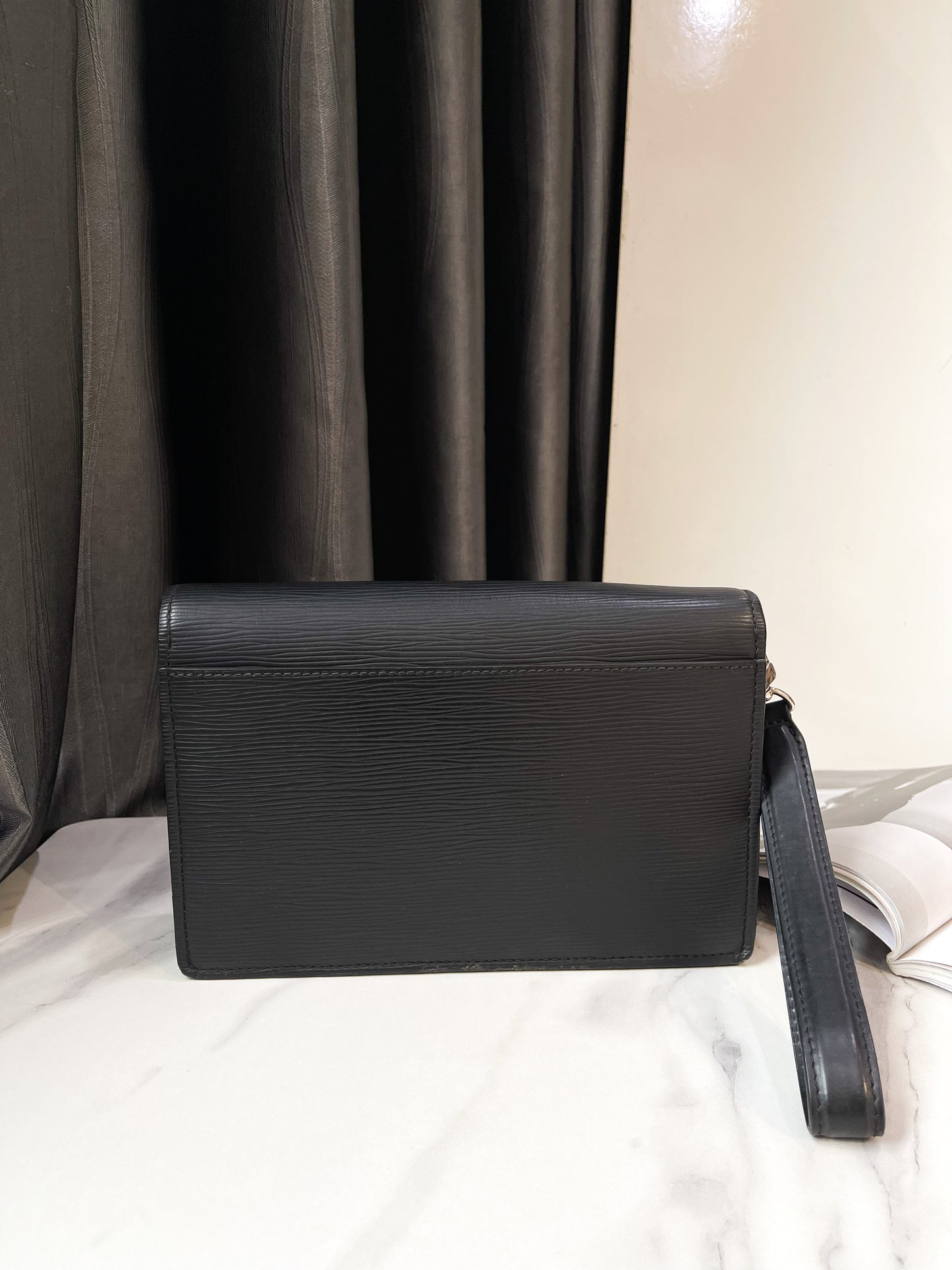 Clutch LV Thames