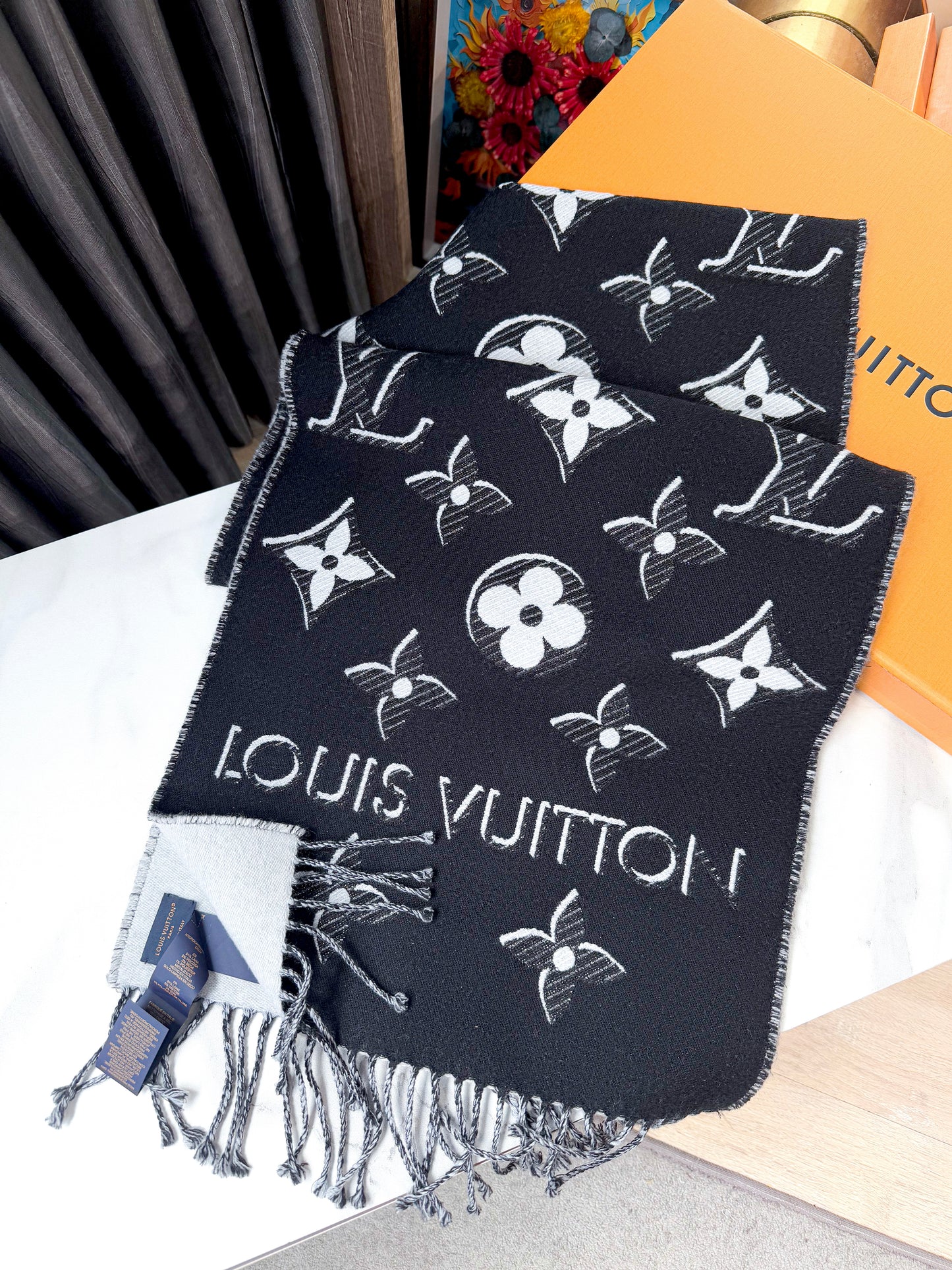 Khăn LV Len Ánh Kim 20/3