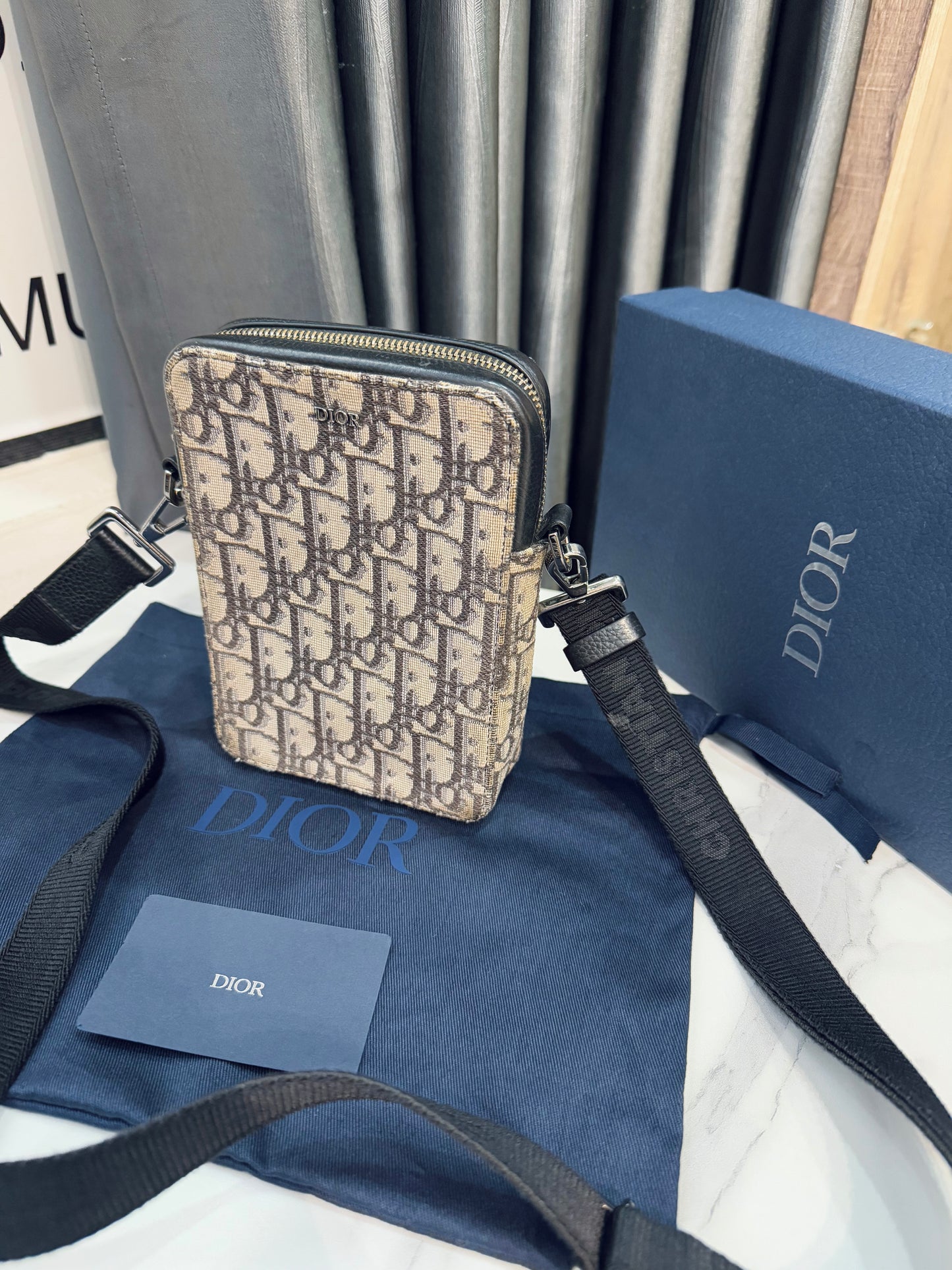 A Dior Đeo Chéo