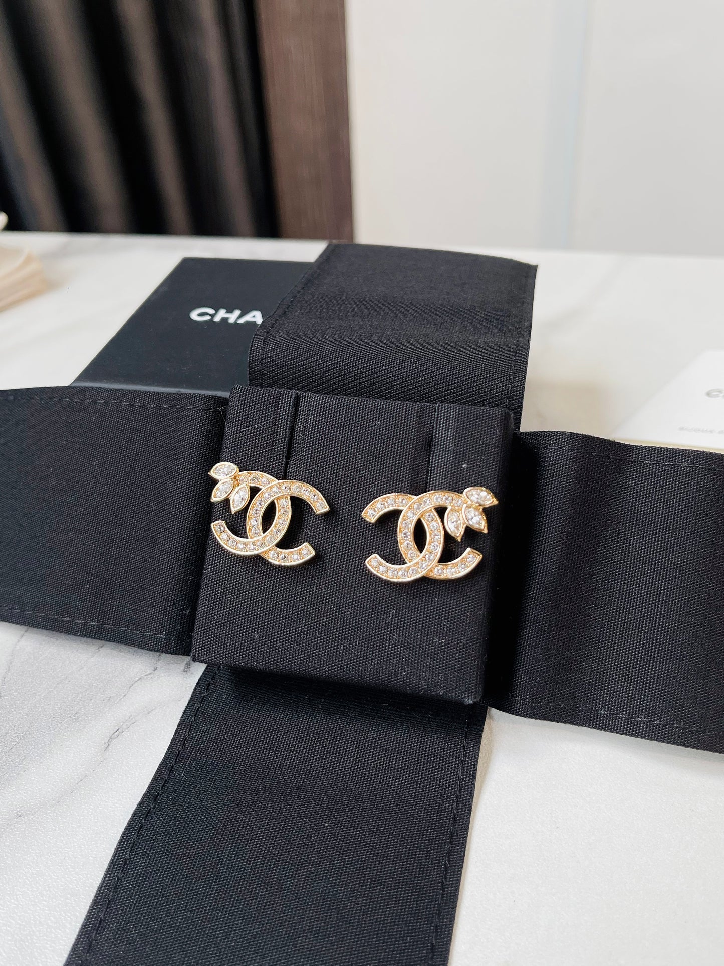 Khuyên Tai Chanel New