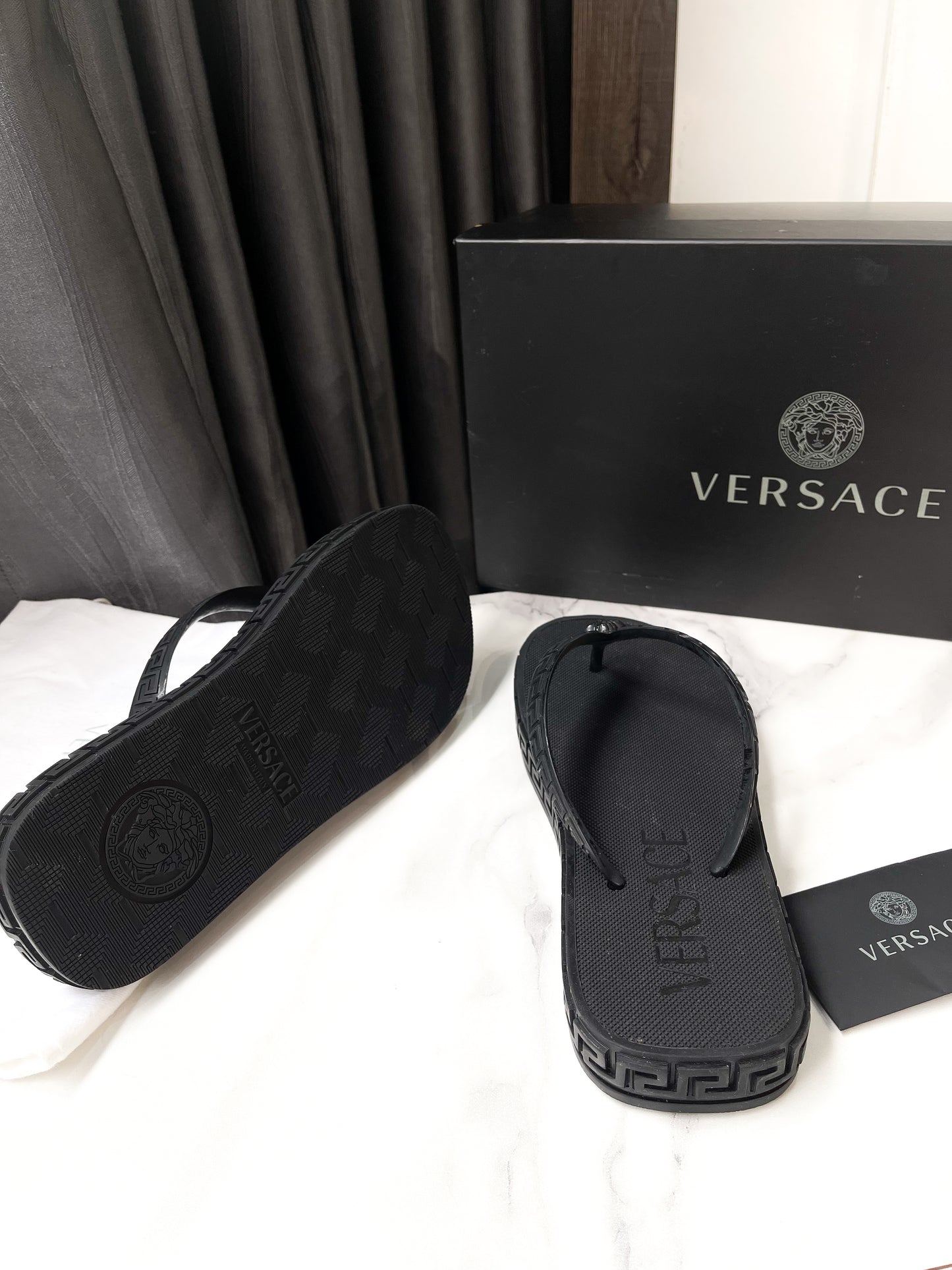 Xỏ Ngón Versace New Size 39