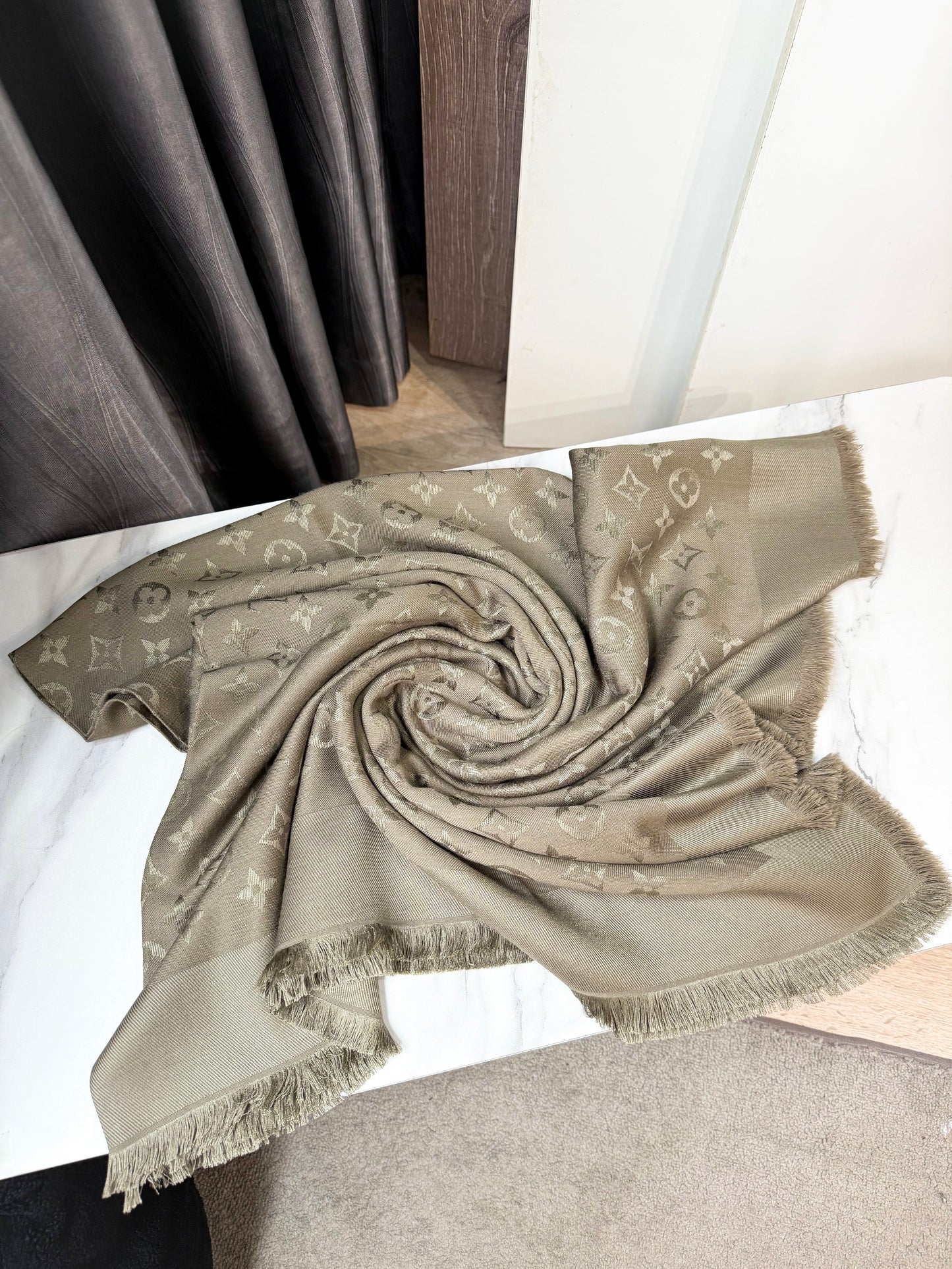 Khăn LV Rêu Khổ 140x140