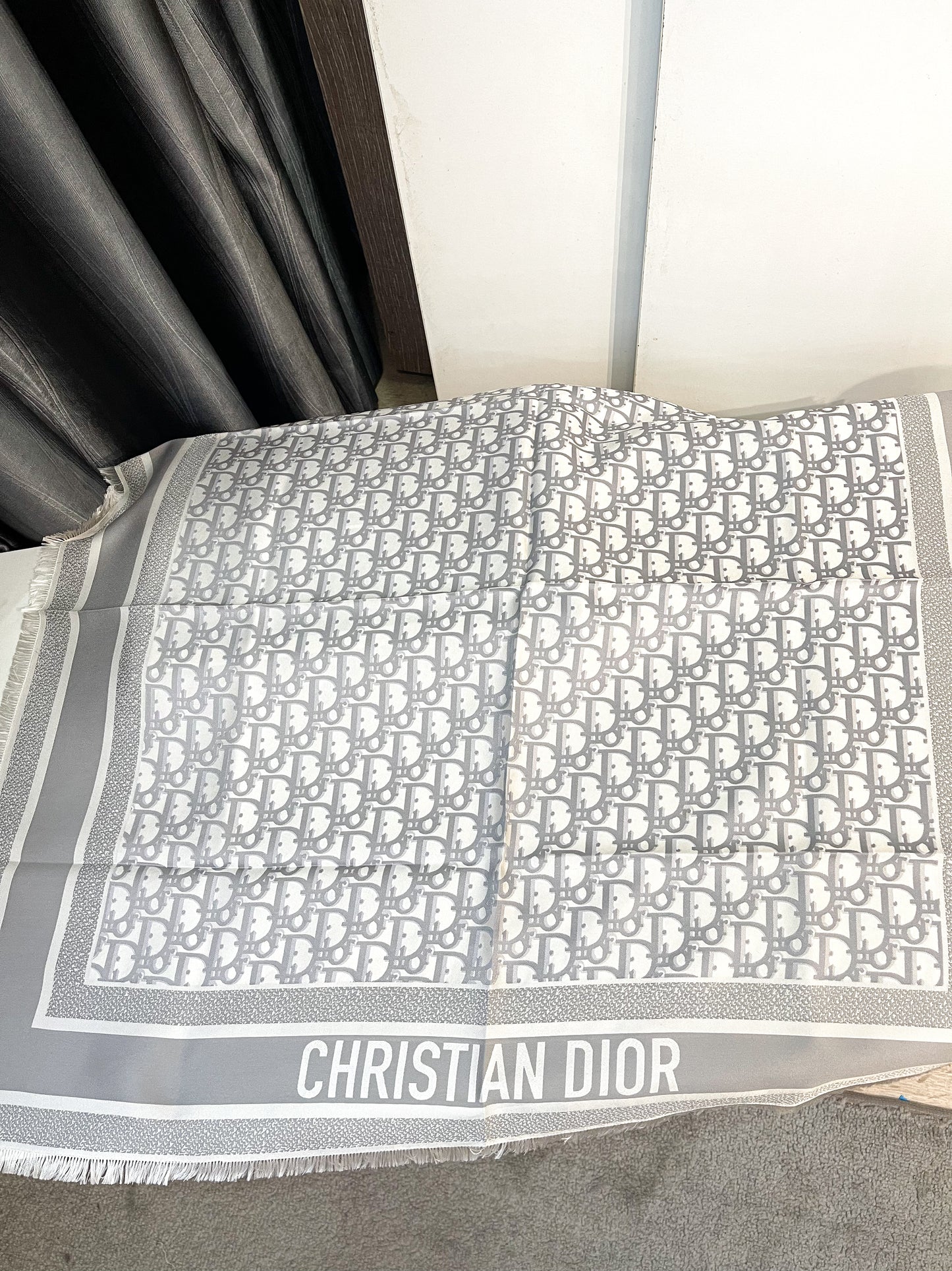 Khăn Lụa Dior Khổ 70x70