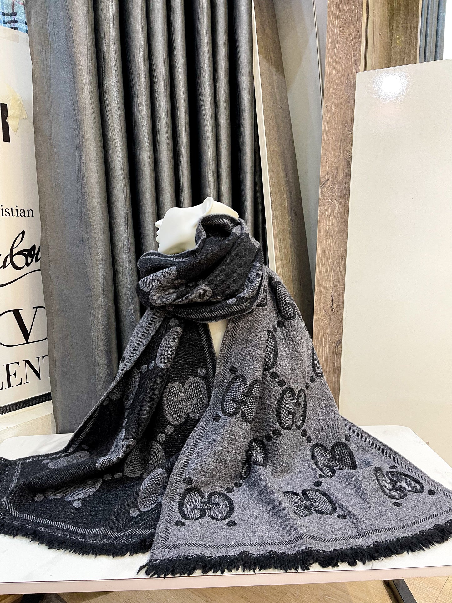 Khăn Len Gucci Used