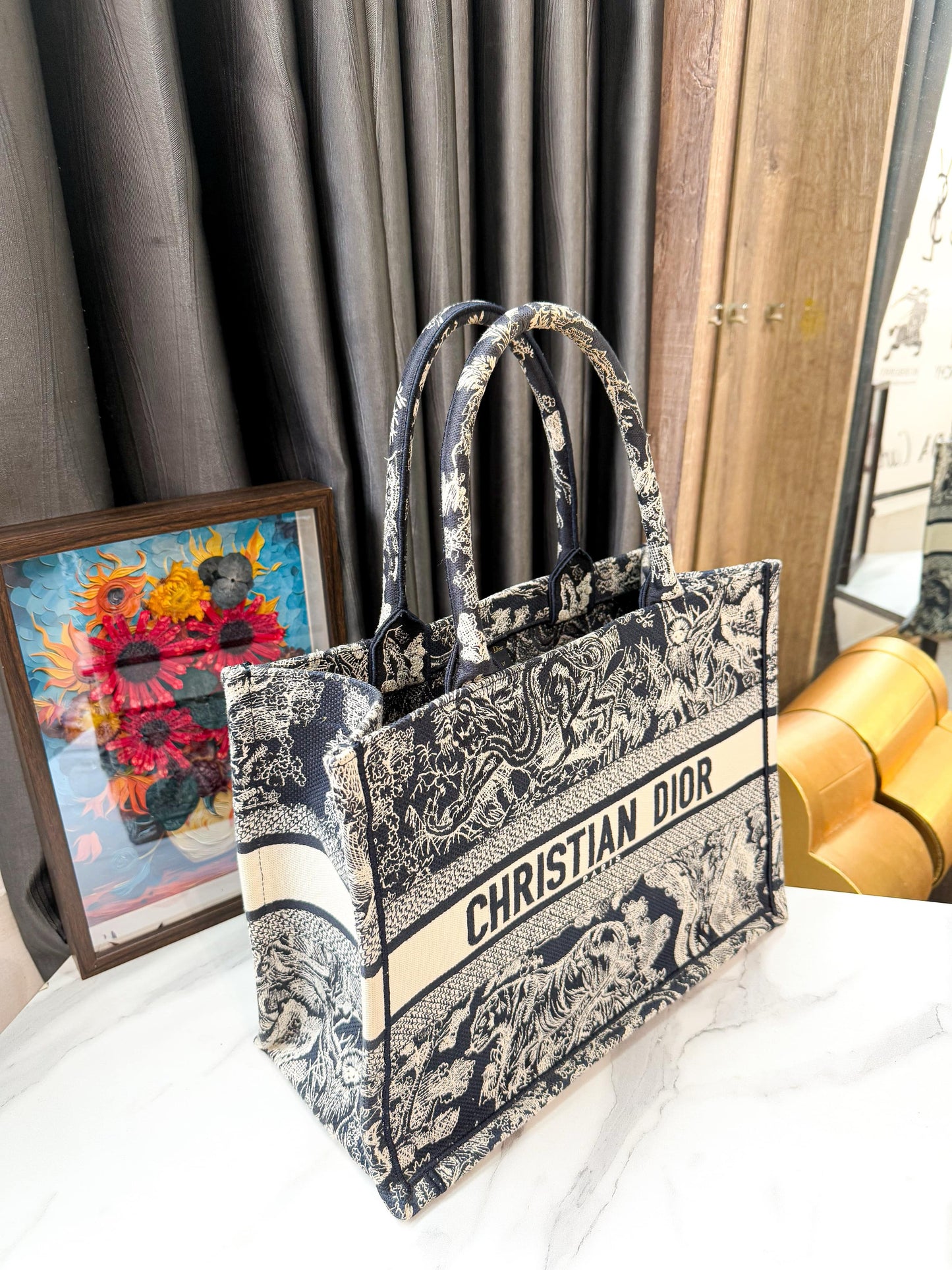 Dior Book Tote Size M