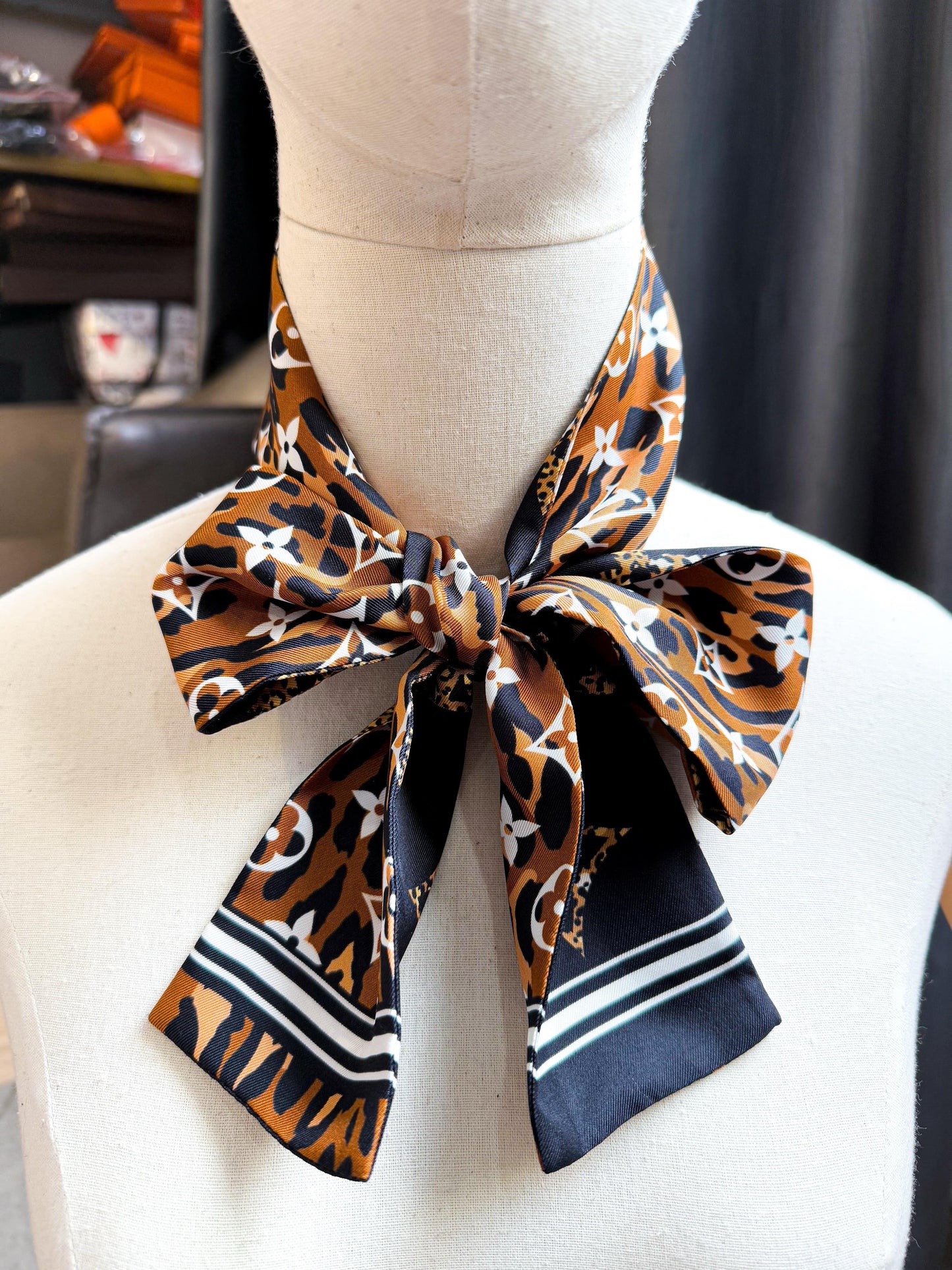 Khăn Twilly LV 26/2