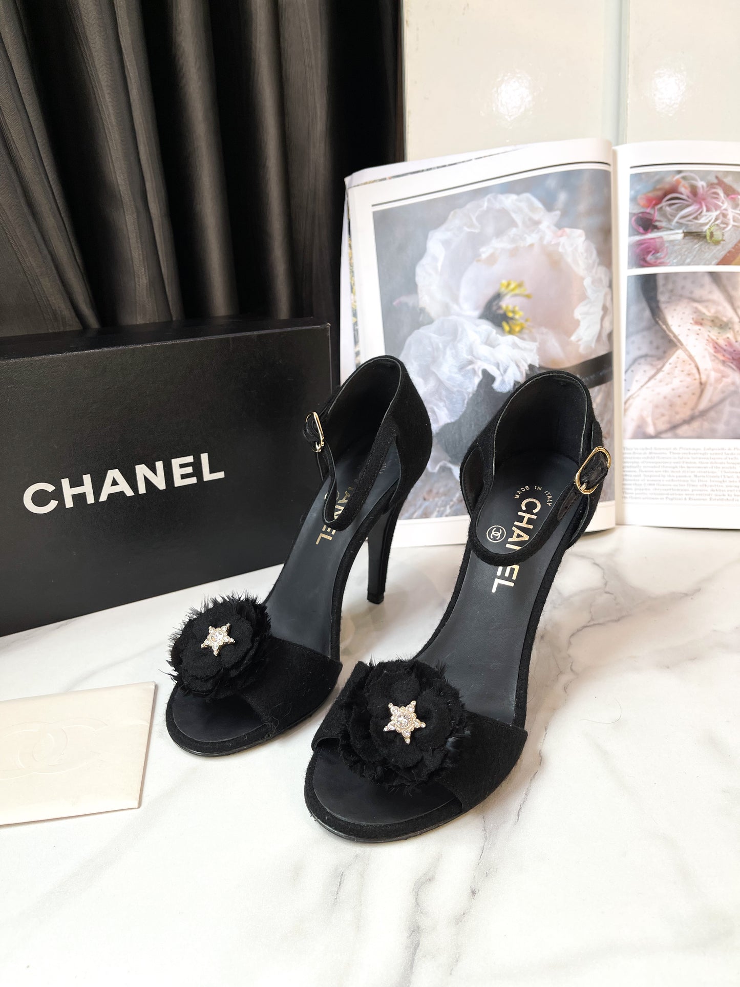 Sandal Chanel Size 37C