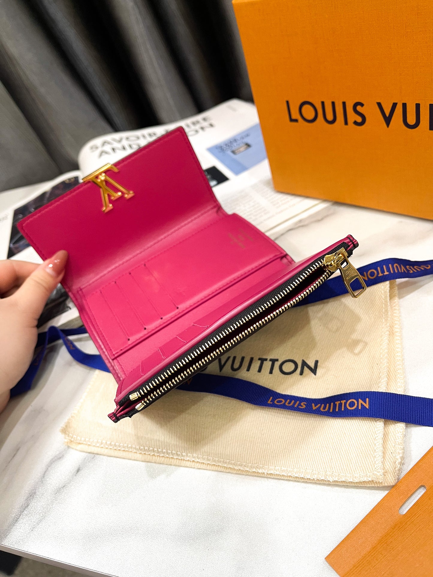 Ví LV Capucines Gấp 3