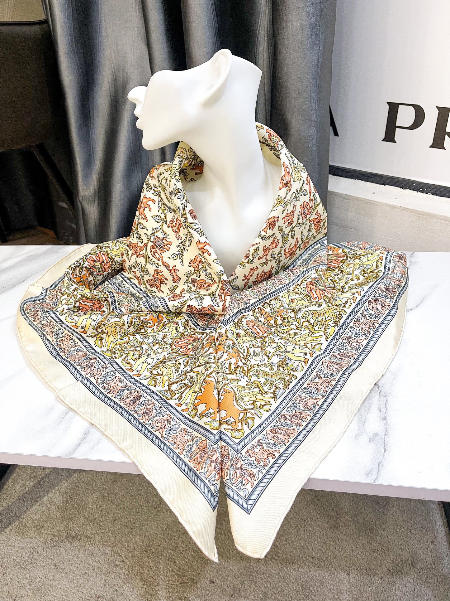 Khăn Lụa Hermes