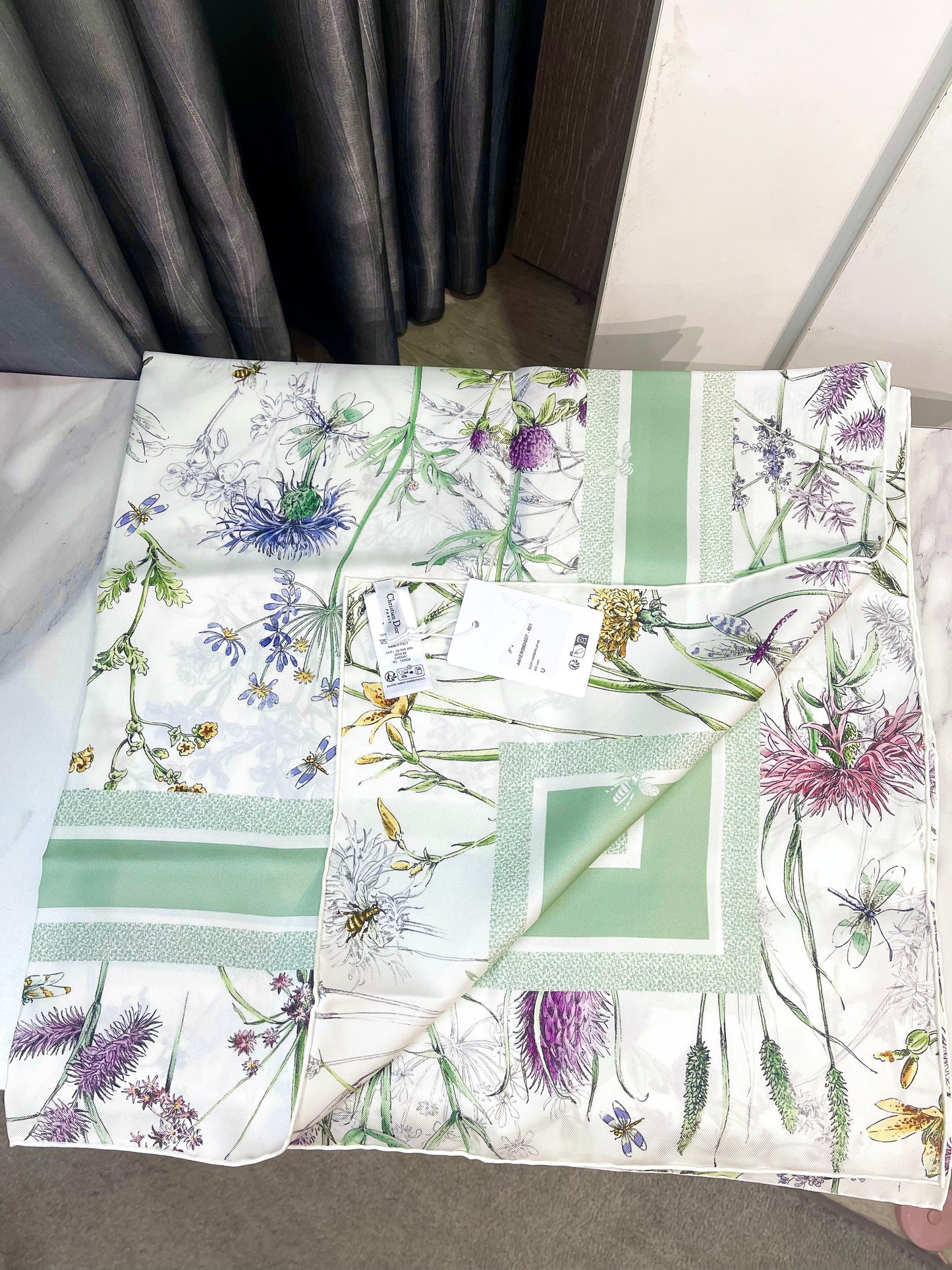 Khăn Dior Lụa New Tag