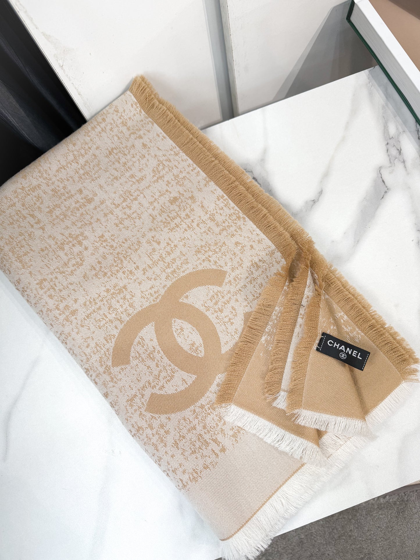 Khăn Chanel 2 Mặt 2 Màu