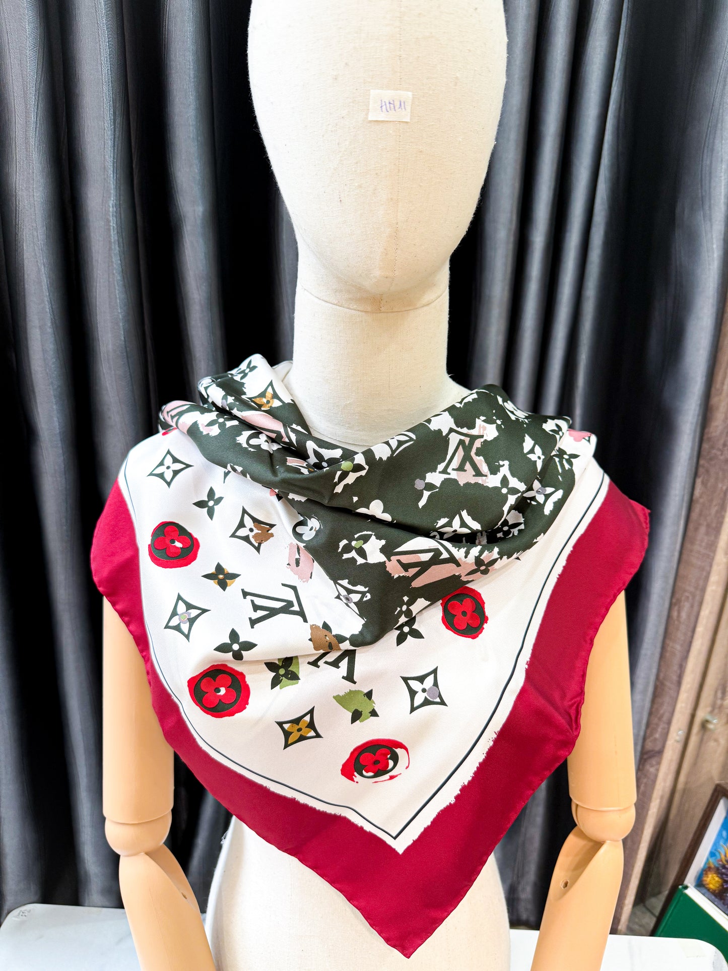 Khăn Lụa LV Khổ 90x90 HN11 25/10