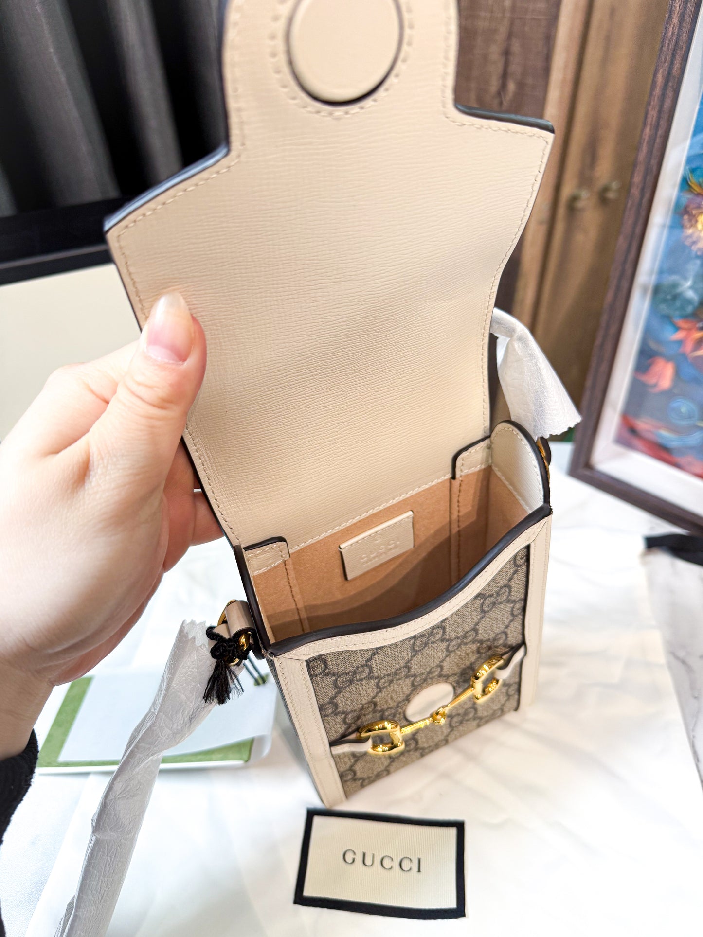 A A Gucci Phone Box Trắng New